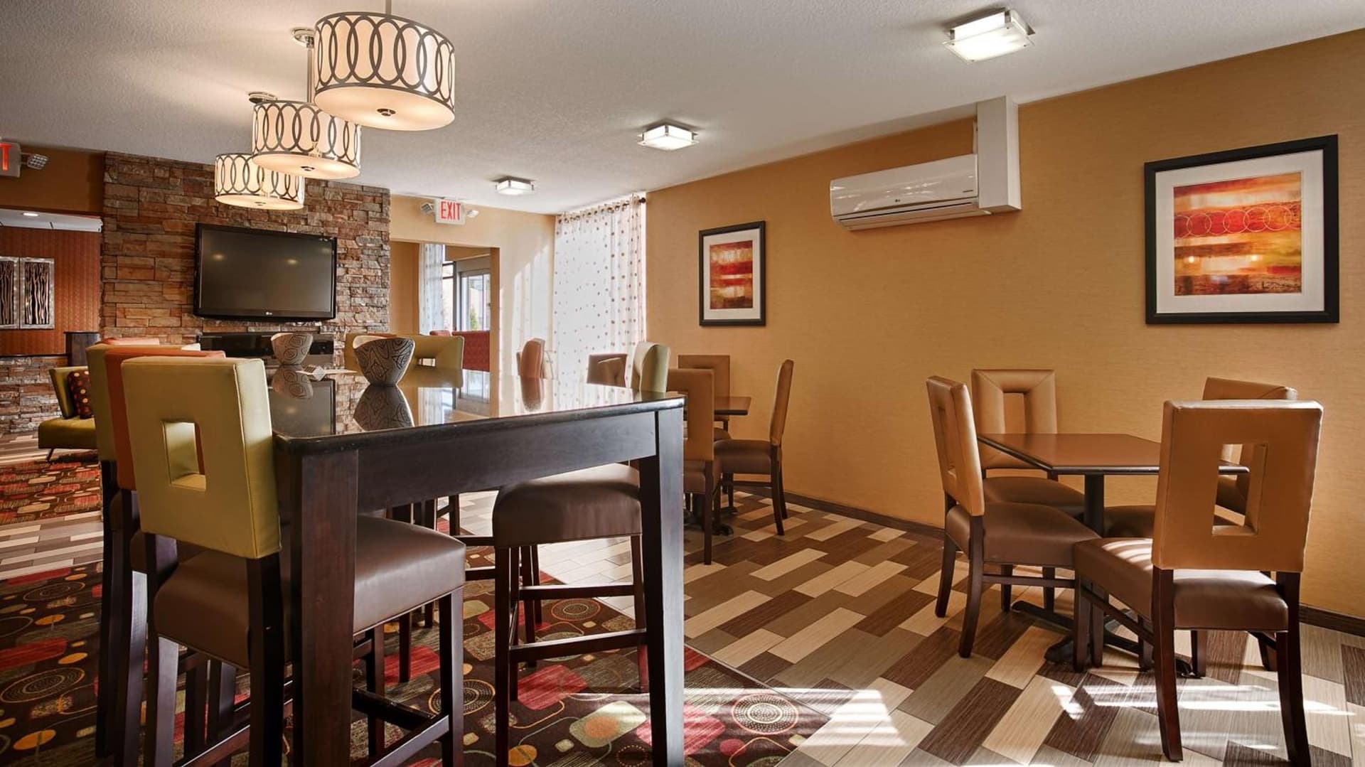 Best Western Luxbury Inn Fort Wayne gallery photo in Fort Wayne, IN — image 14