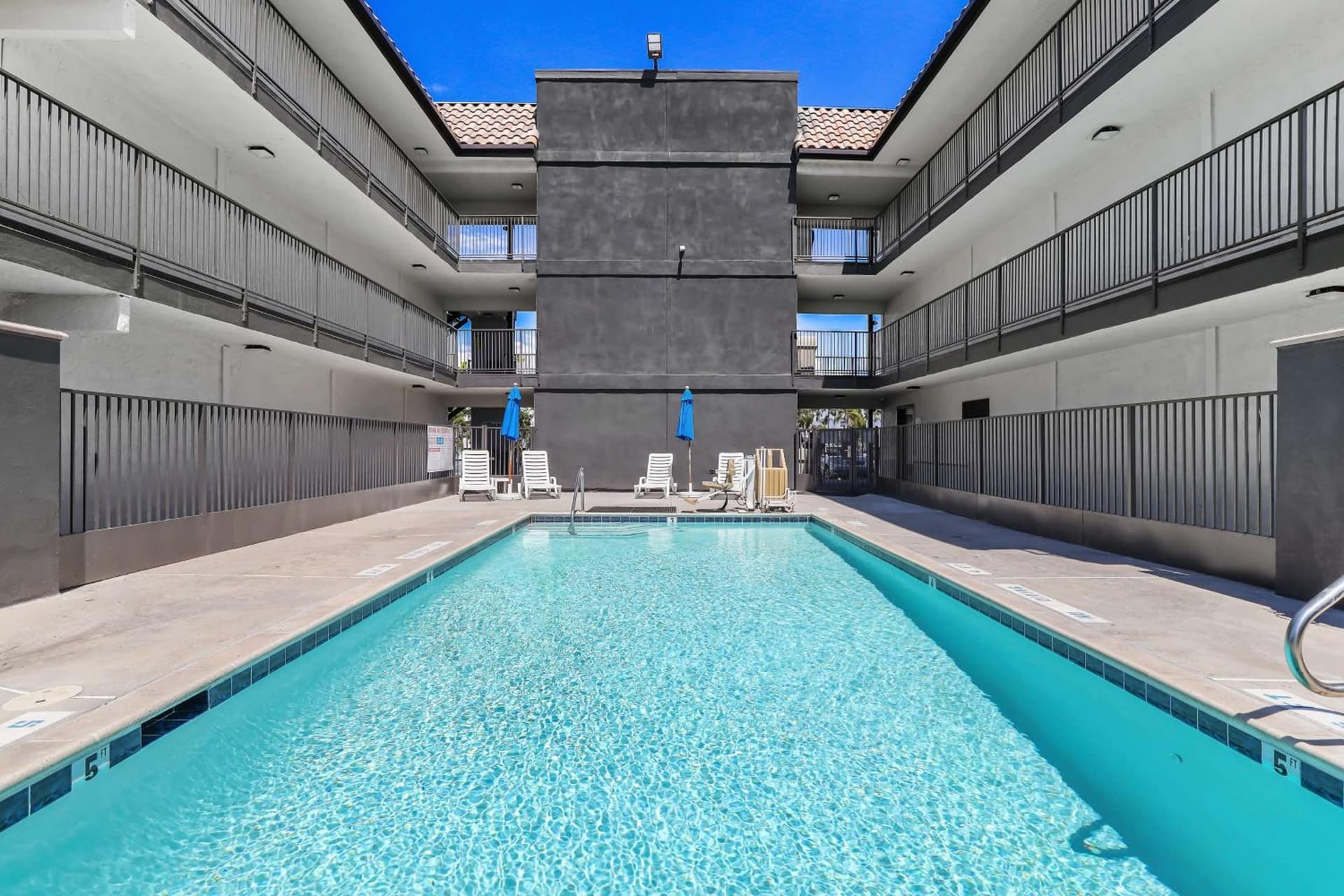 Suites Escondido CA interior in Escondido, CA — gallery photo 2