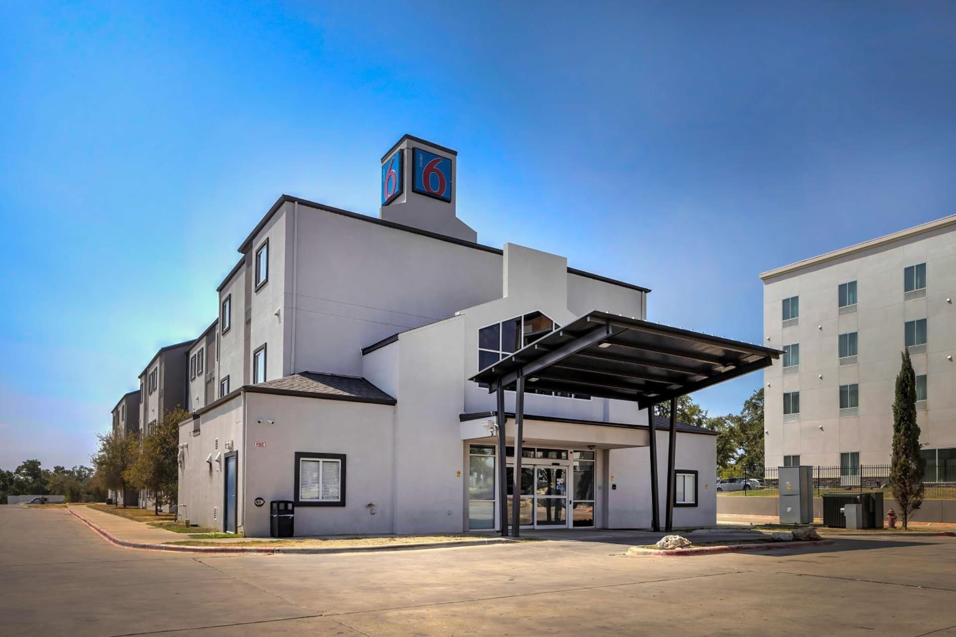 Motel 6-Cedar Park, TX featured exterior or lobby in Cedar Park, TX — similar hotel