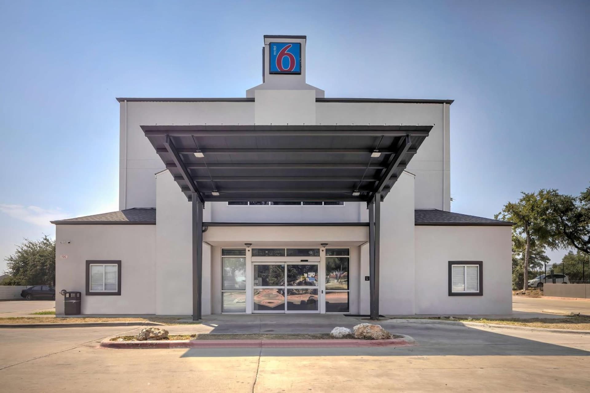 Motel 6-Cedar Park, TX property views in Cedar Park, TX — gallery photo 3