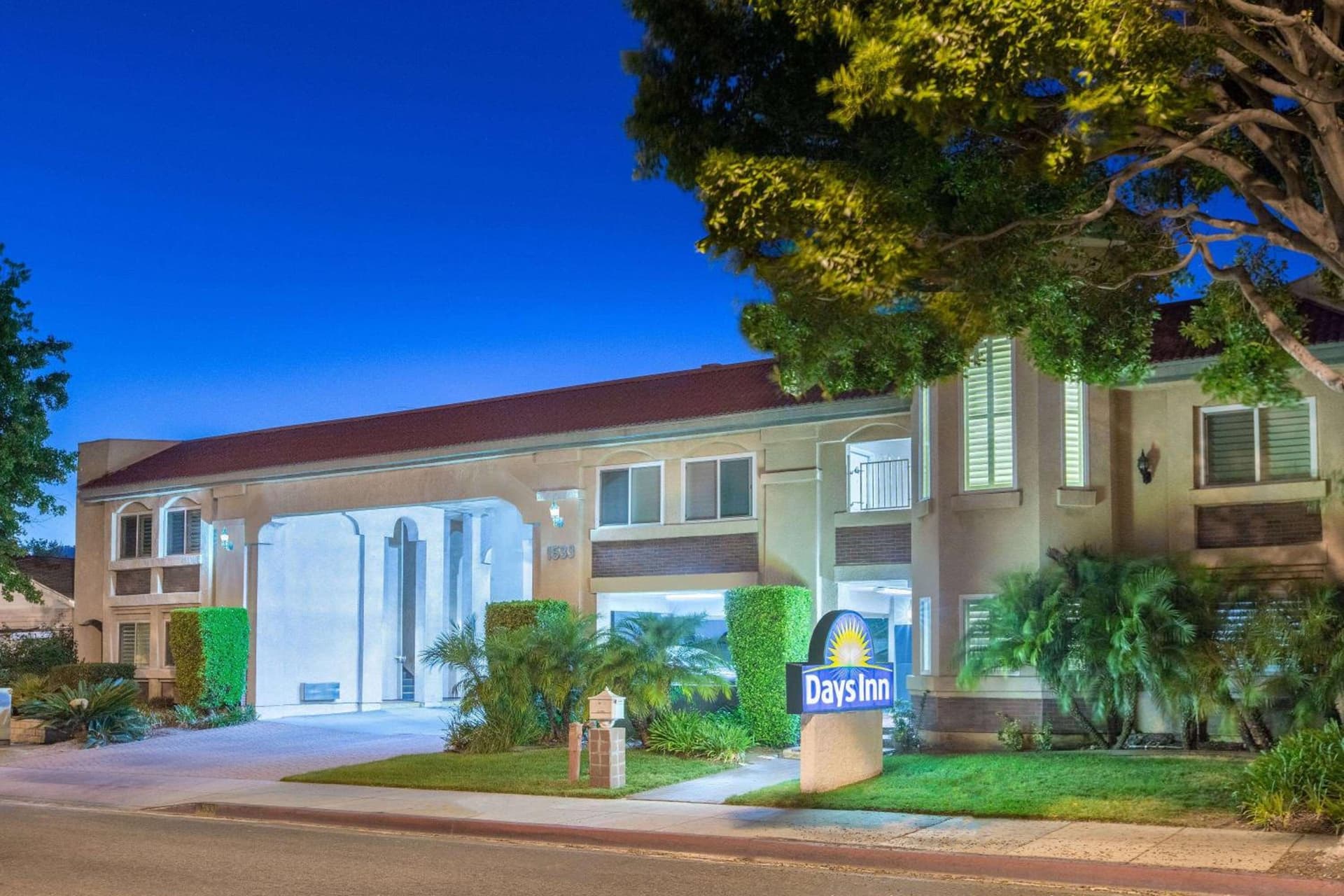 Days Inn by Wyndham Near City Of Hope — hotel in Duarte, California