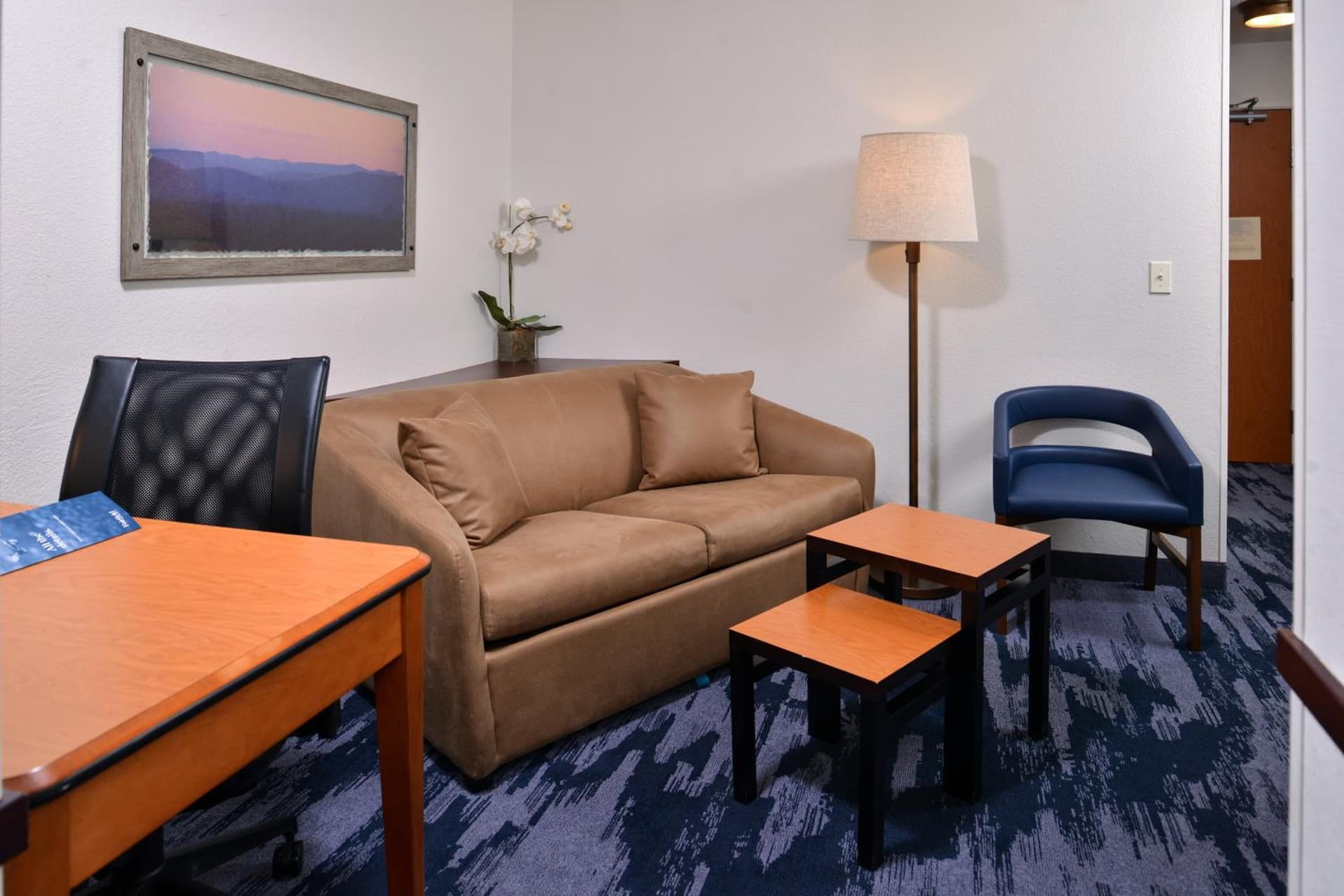 Fairfield Inn and Suites Beloit interior in Beloit, WI — gallery photo 2