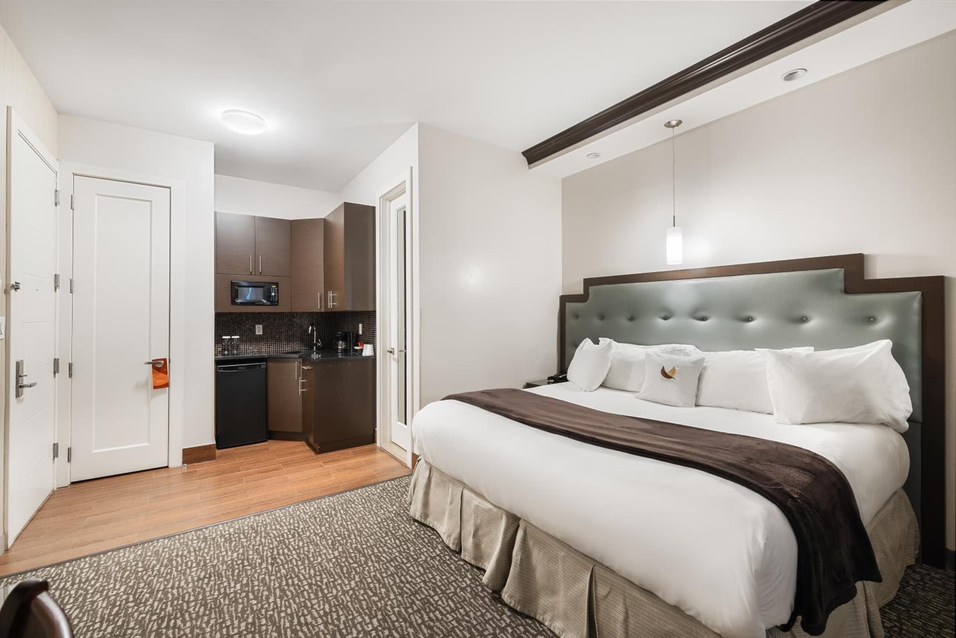 Aura Hotel Brooklyn gallery photo in Brooklyn, NY — image 64