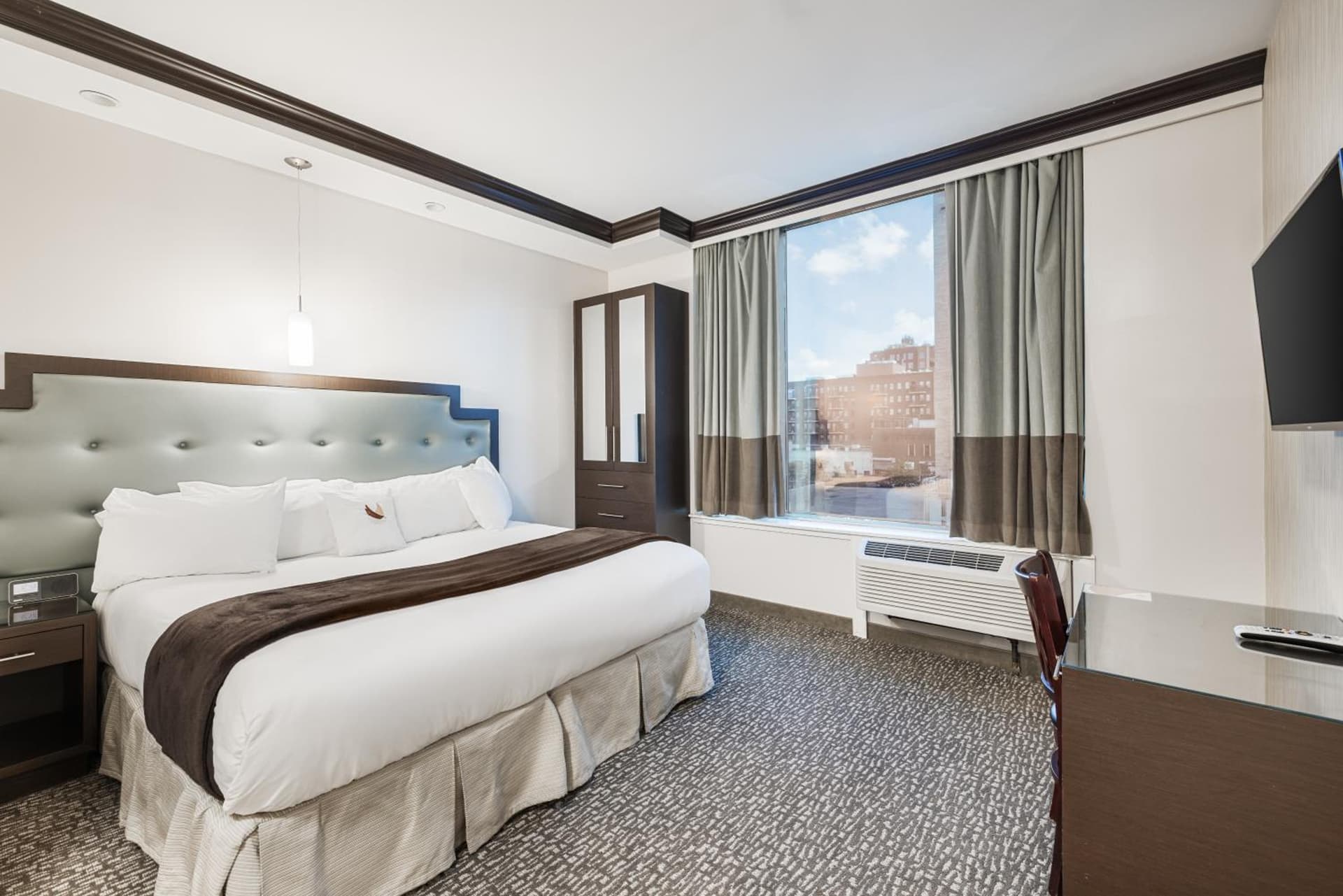 Aura Hotel Brooklyn gallery photo in Brooklyn, NY — image 12