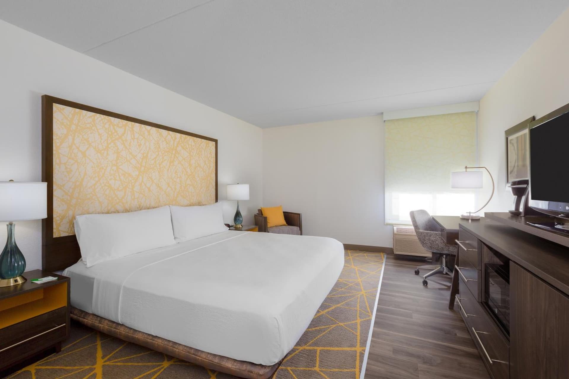 Holiday Inn La Mirada Buena Park by IHG property views in La Mirada, CA — gallery photo 3
