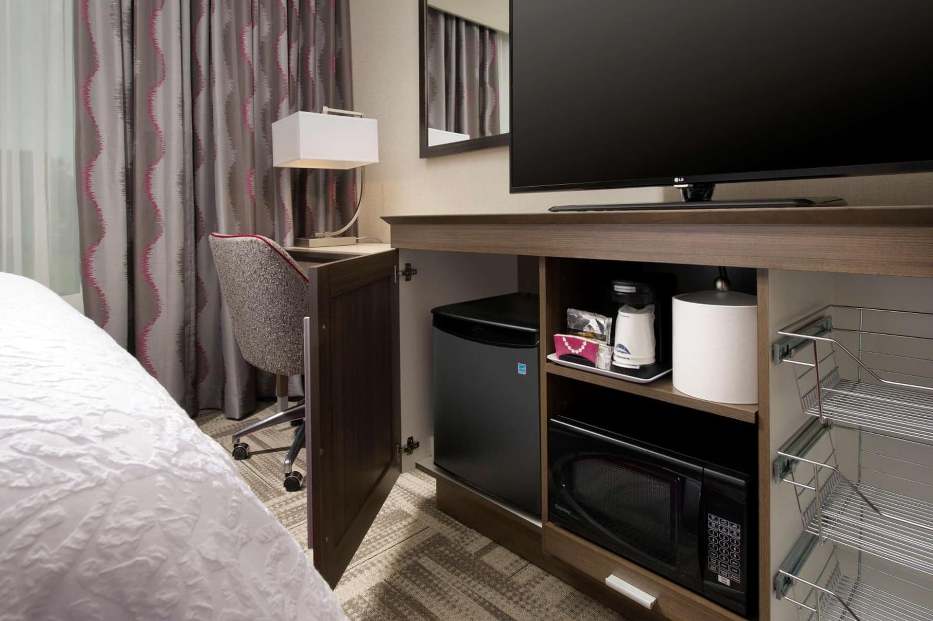 Hampton Inn Huntsville/Village of Providence, AL interior in Huntsville, AL — gallery photo 2