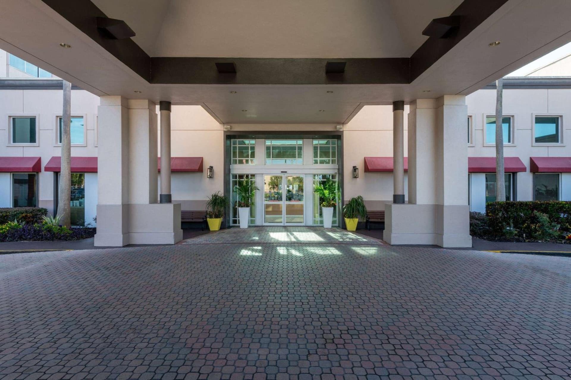 Ramada by Wyndham Kissimmee Gateway - Free Theme Park Shuttle gallery photo in Orlando, FL — image 61
