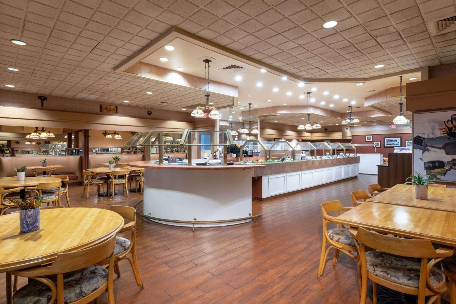 Ramada by Wyndham Kissimmee Gateway - Free Theme Park Shuttle gallery photo in Orlando, FL — image 11