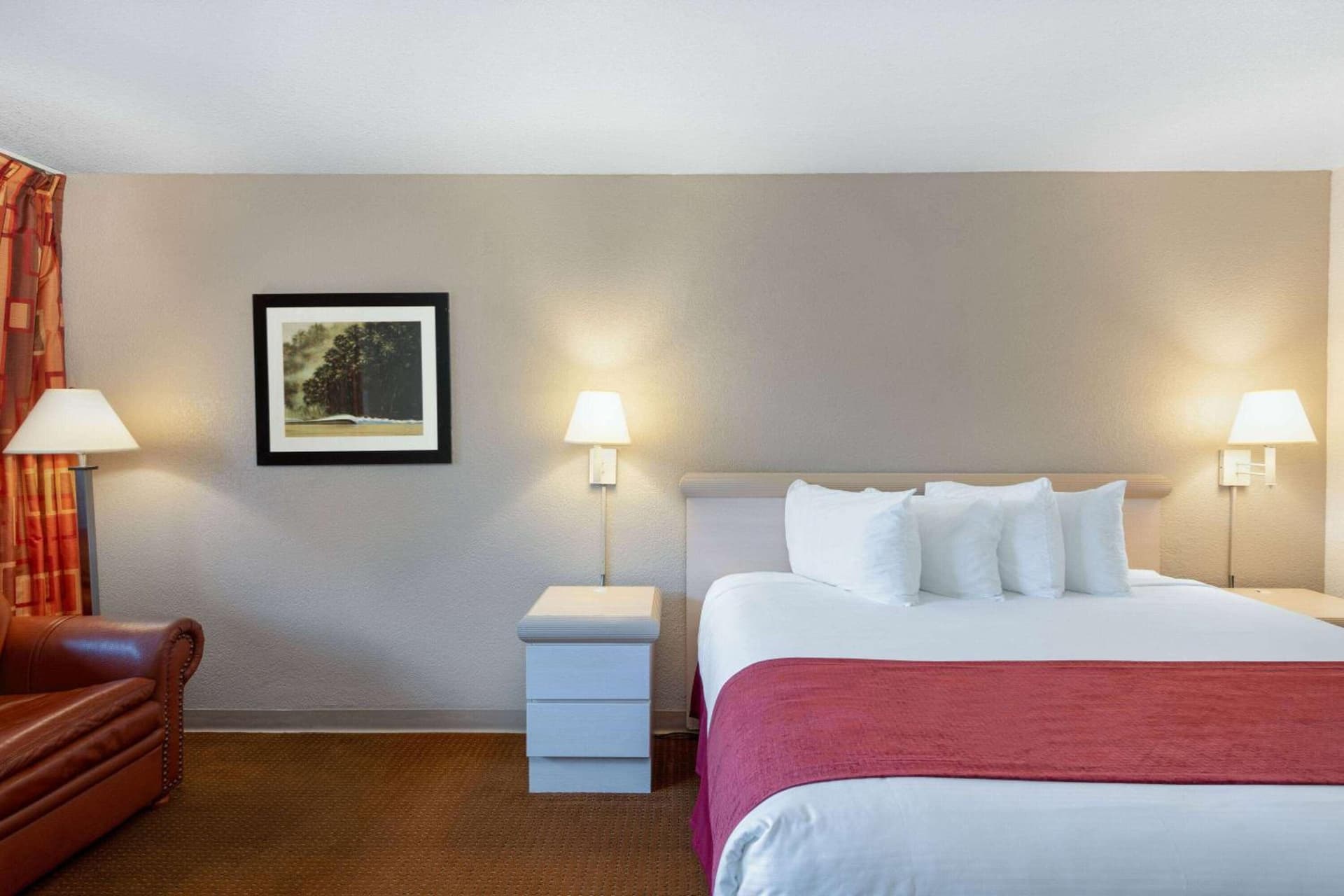 Ramada by Wyndham Kissimmee Gateway - Free Theme Park Shuttle gallery photo in Orlando, FL — image 51