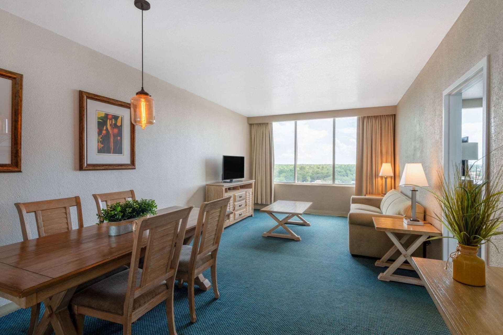 Ramada by Wyndham Kissimmee Gateway - Free Theme Park Shuttle gallery photo in Orlando, FL — image 102