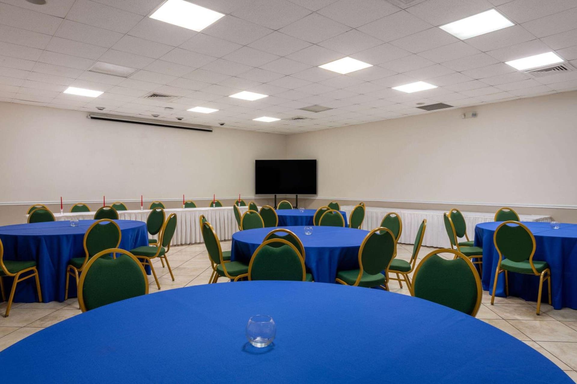 Ramada by Wyndham Kissimmee Gateway - Free Theme Park Shuttle gallery photo in Orlando, FL — image 39