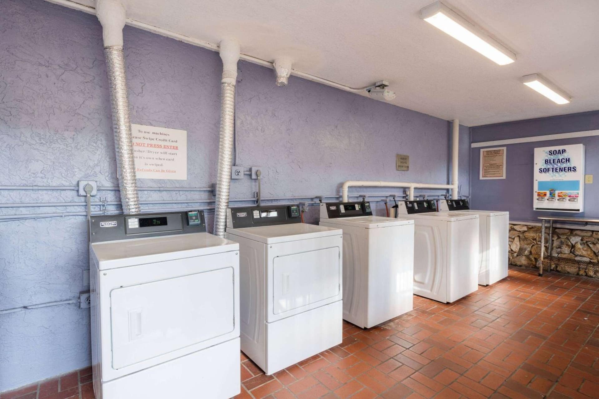 Ramada by Wyndham Kissimmee Gateway - Free Theme Park Shuttle gallery photo in Orlando, FL — image 76