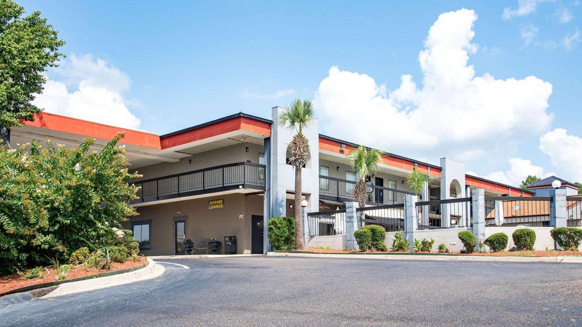 Quality Inn & Suites Aiken East interior in Aiken, SC — gallery photo 2