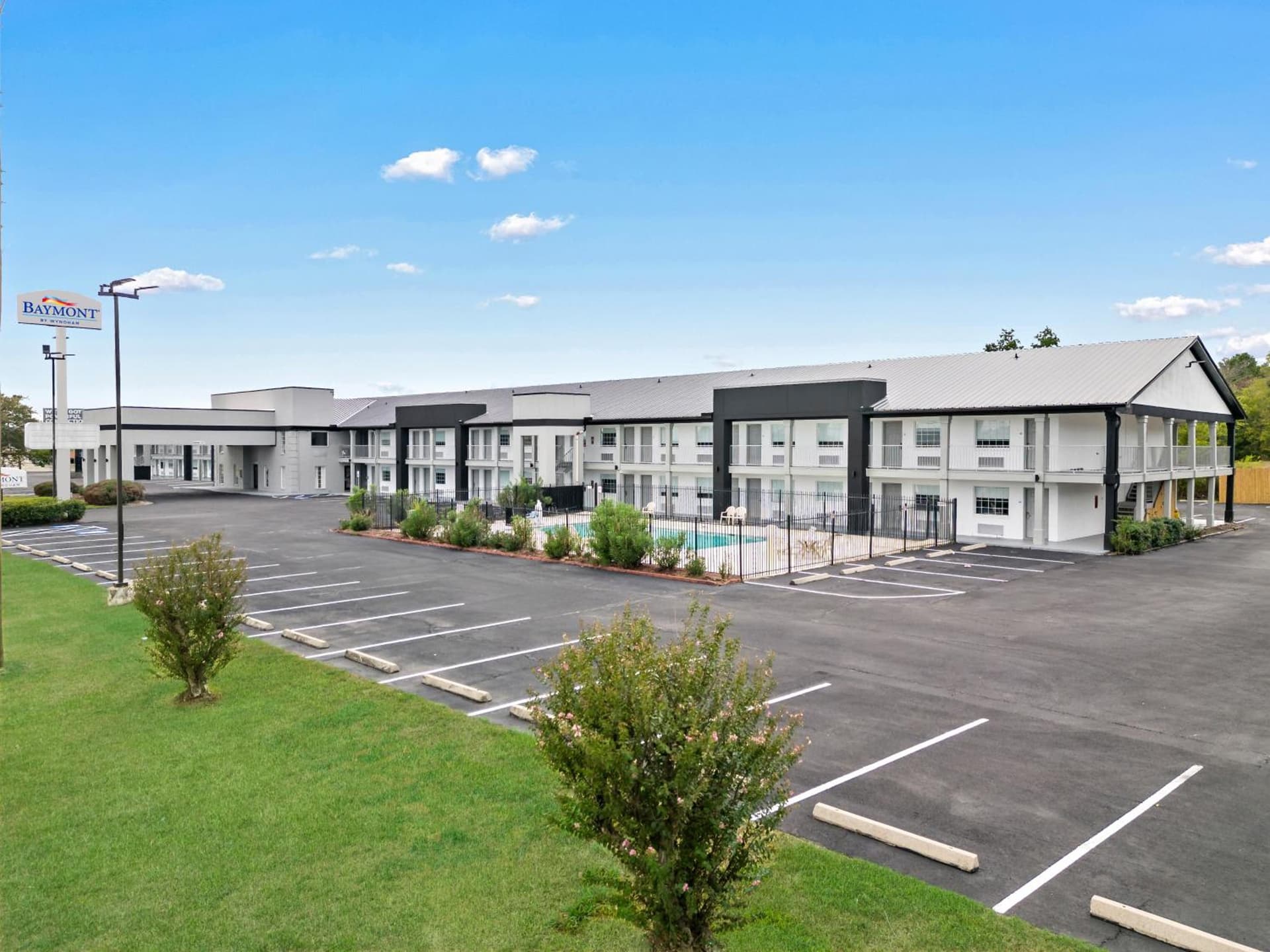 Baymont by Wyndham Beaumont gallery photo in Beaumont, TX — image 47