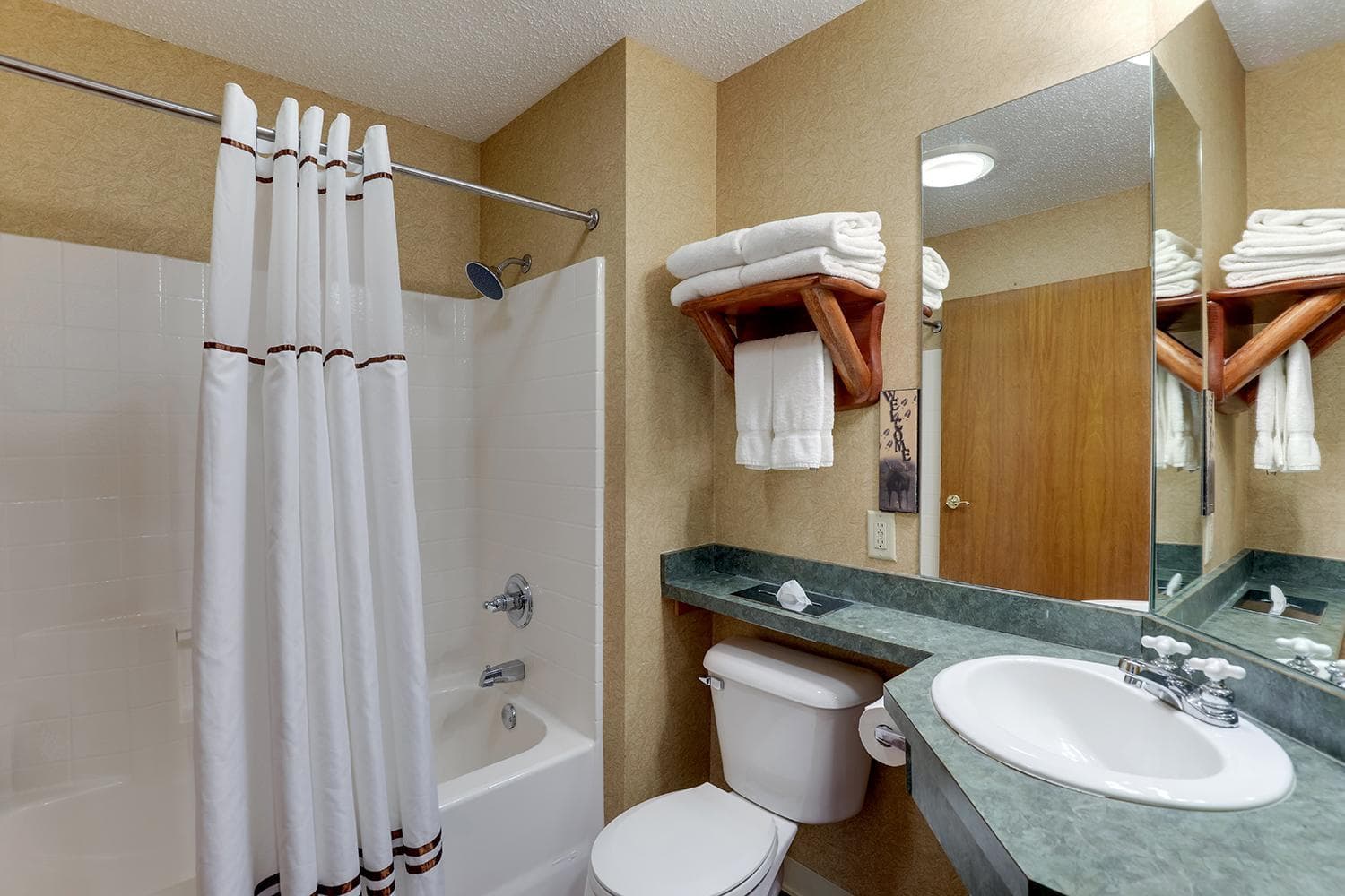 Stoney Creek Hotel Peoria interior in Peoria, IL — gallery photo 2