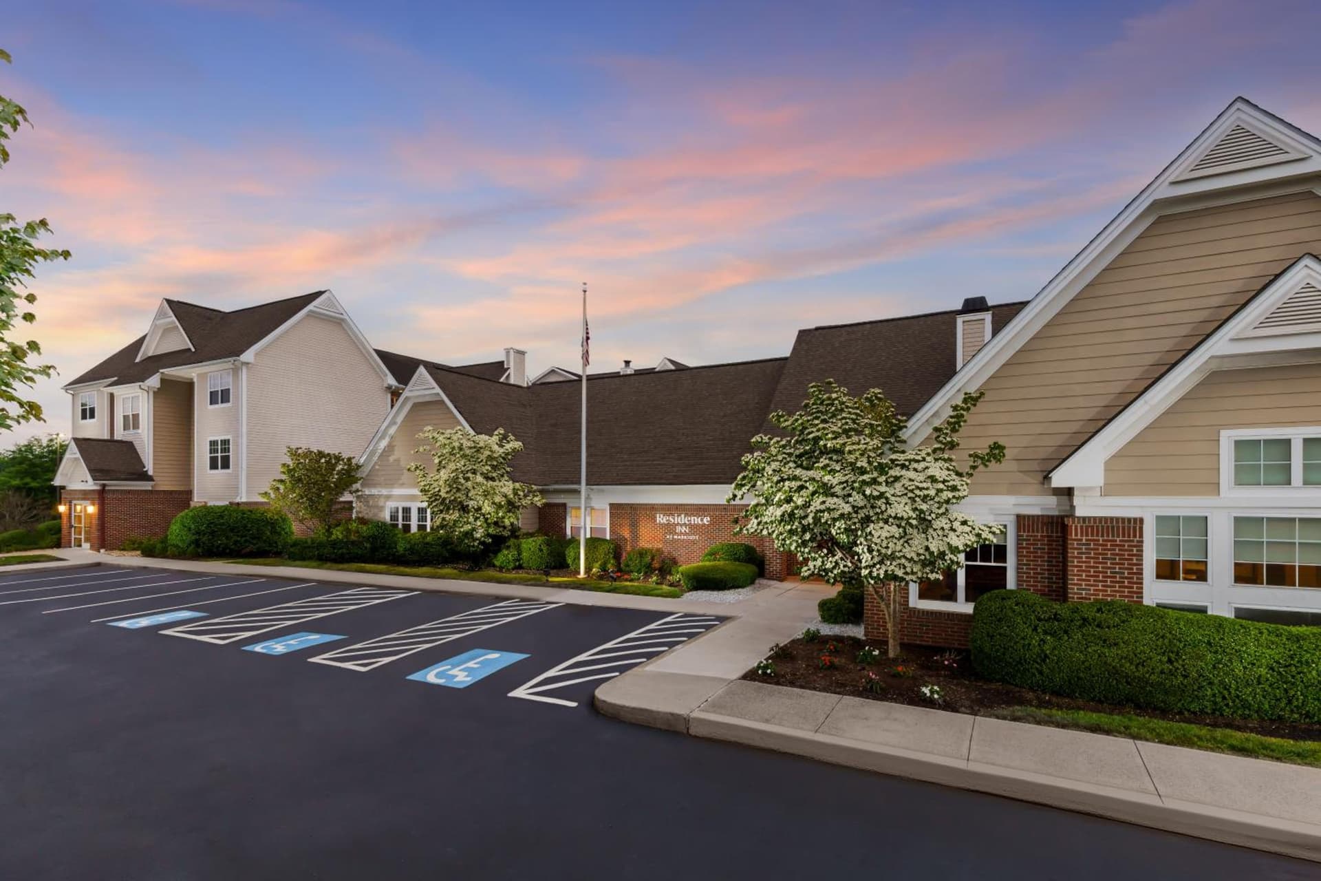 Residence Inn Hartford Rocky Hill interior in Rocky Hill — gallery photo 2