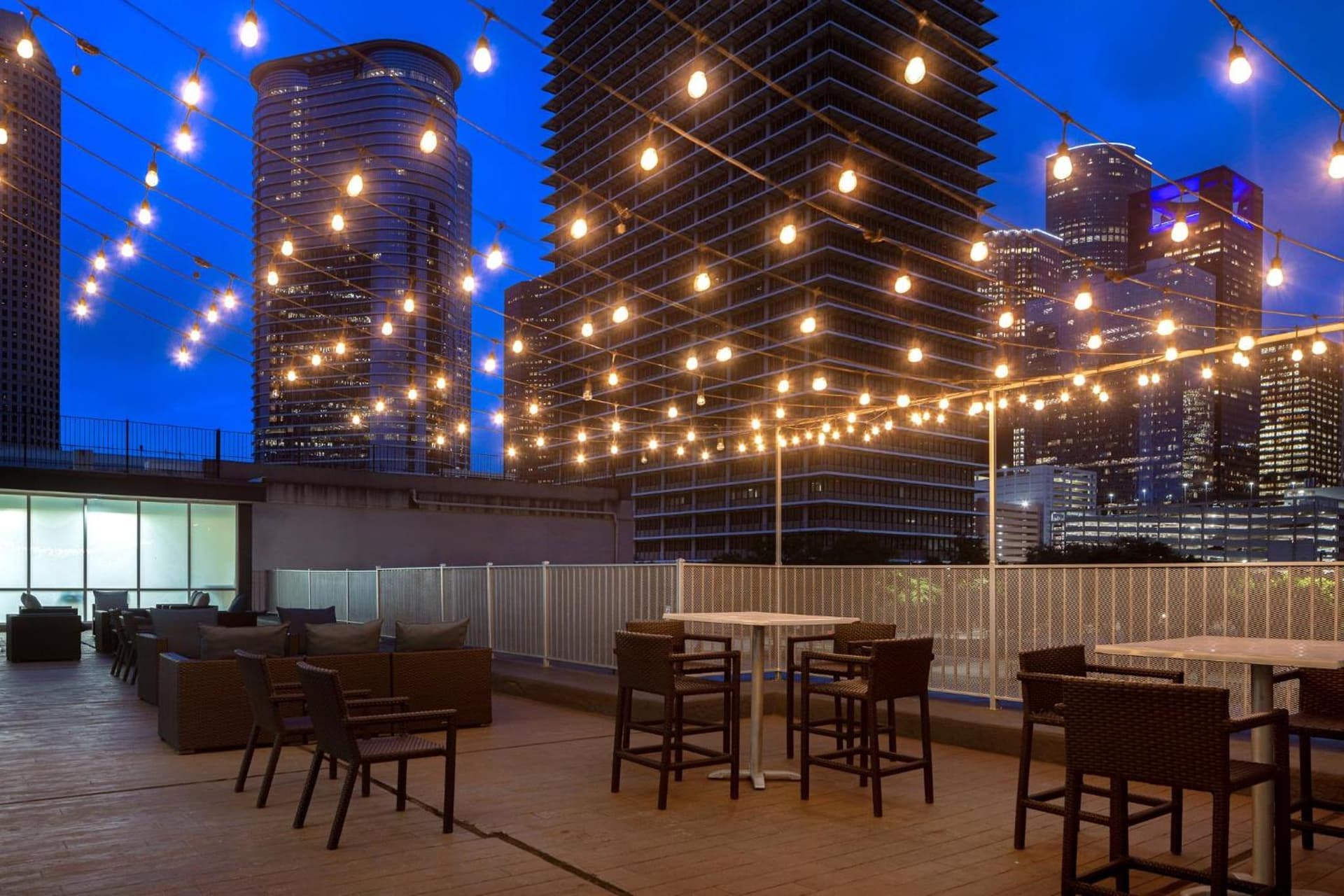 Holiday Inn Houston Downtown by IHG interior in Houston, TX — gallery photo 2