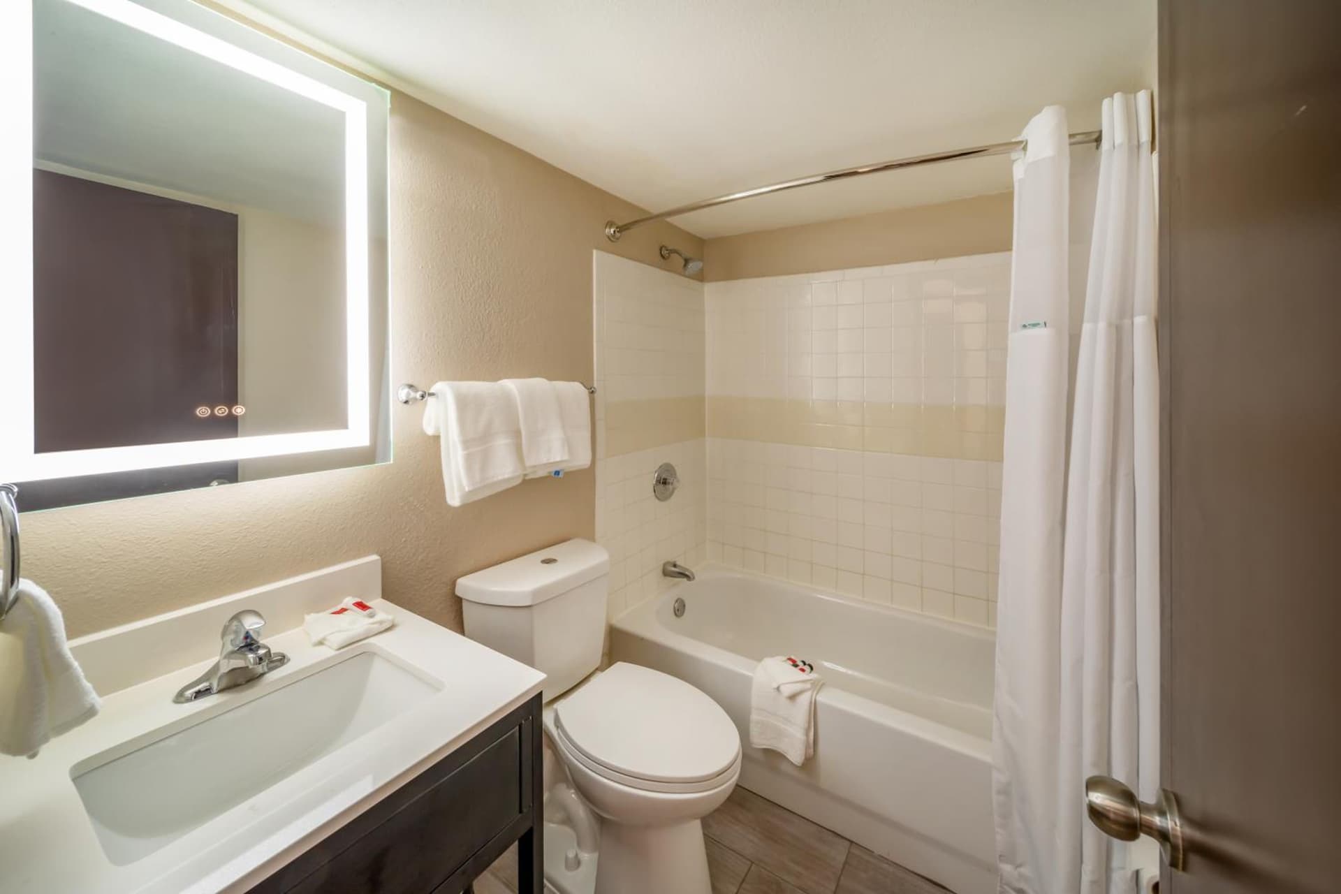 Super 8 by Wyndham Laredo property views in Laredo, TX — gallery photo 3