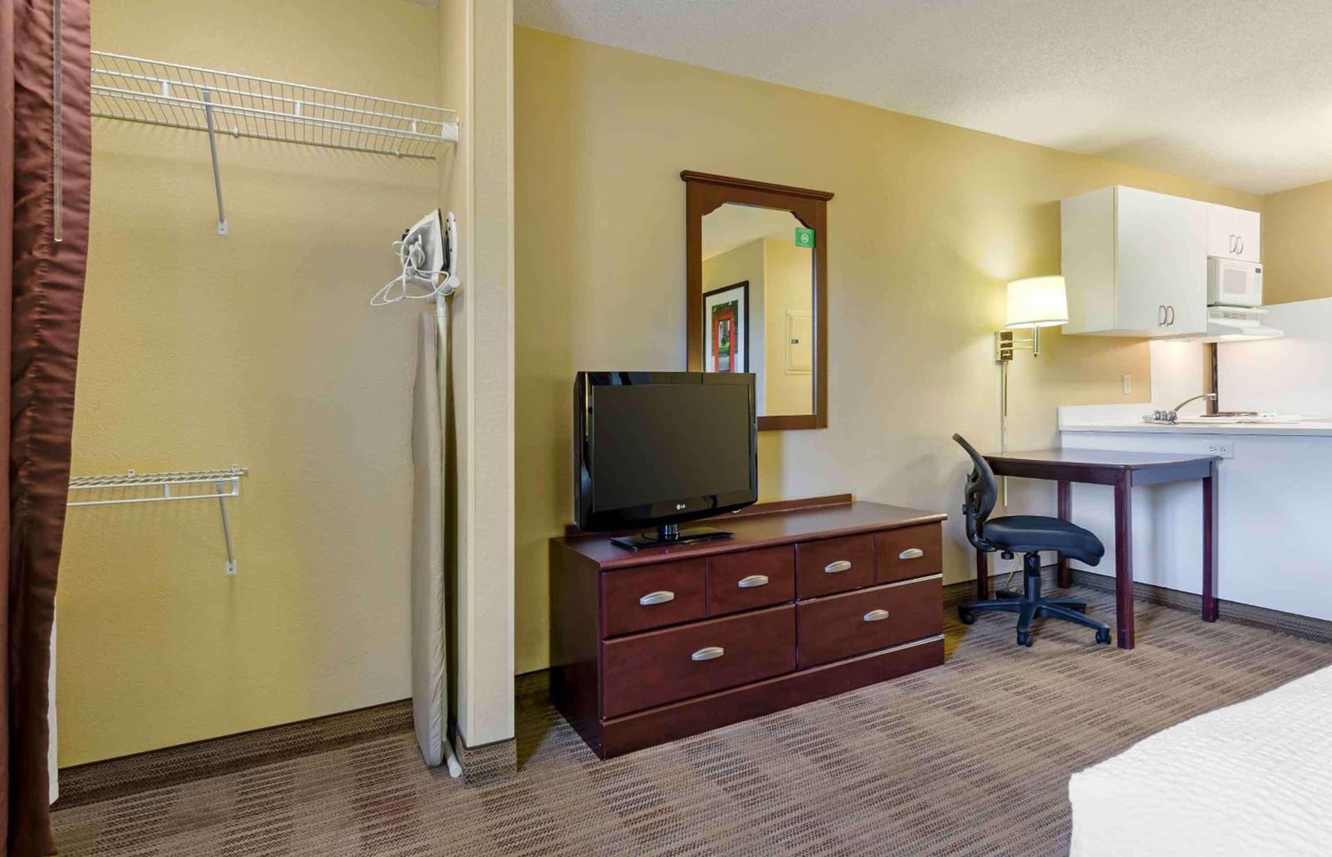 Extended Stay America Suites - Lynchburg - University Blvd gallery photo in Lynchburg, VA — image 16