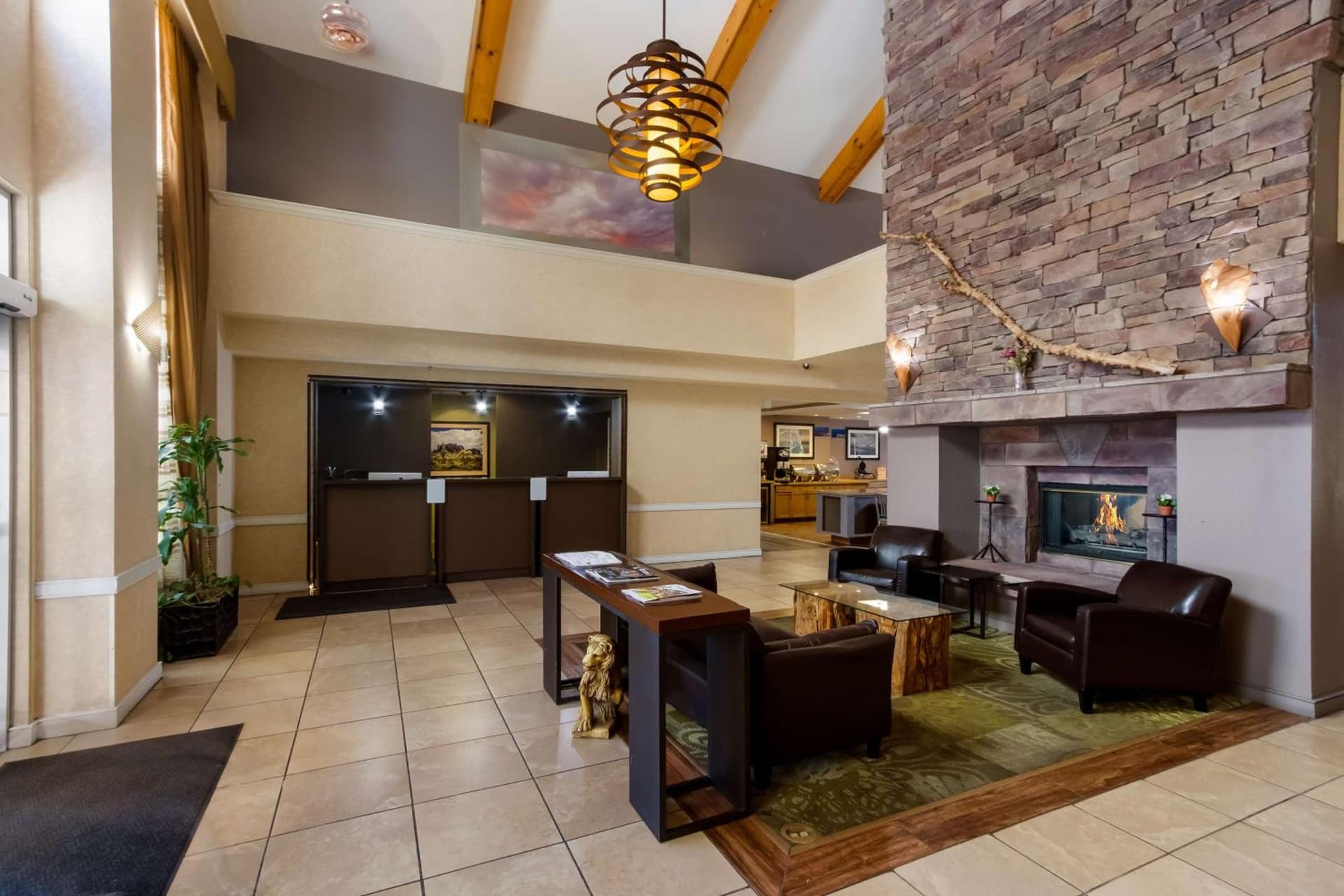 Howard Johnson by Wyndham Tempe University/Phoenix interior in Tempe, AZ — gallery photo 2