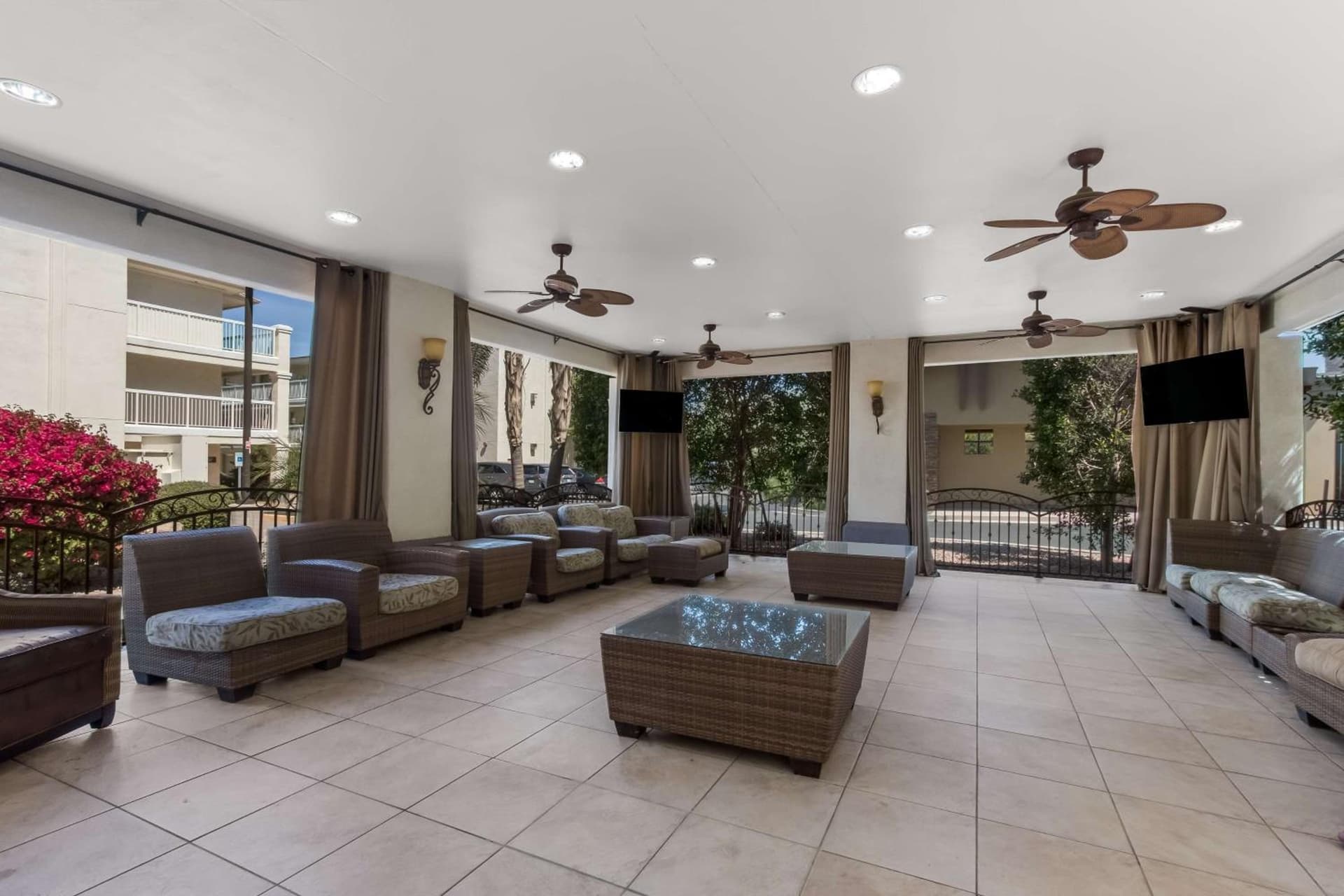 Howard Johnson by Wyndham Tempe University/Phoenix gallery photo in Tempe, AZ — image 44