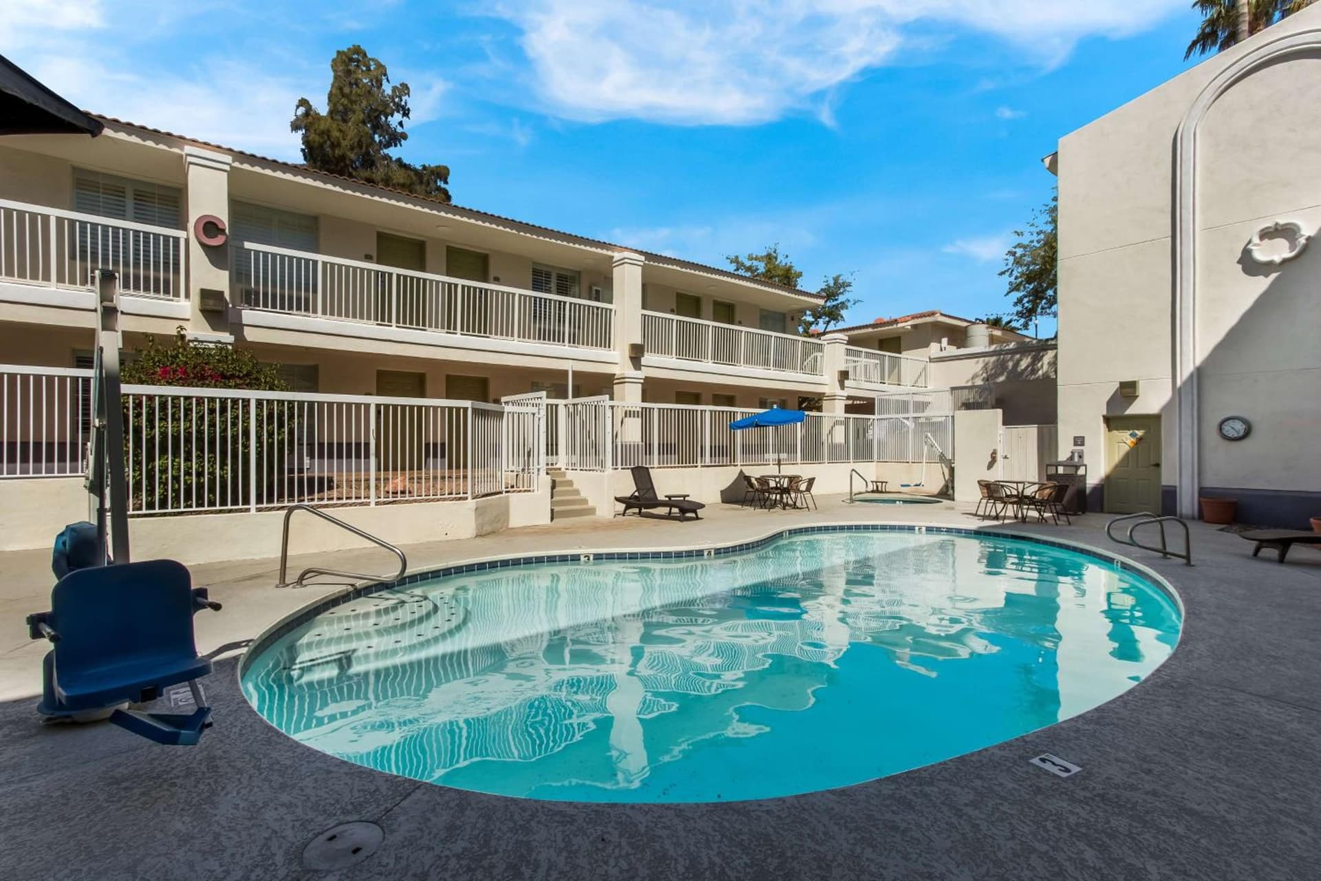 Howard Johnson by Wyndham Tempe University/Phoenix gallery photo in Tempe, AZ — image 20