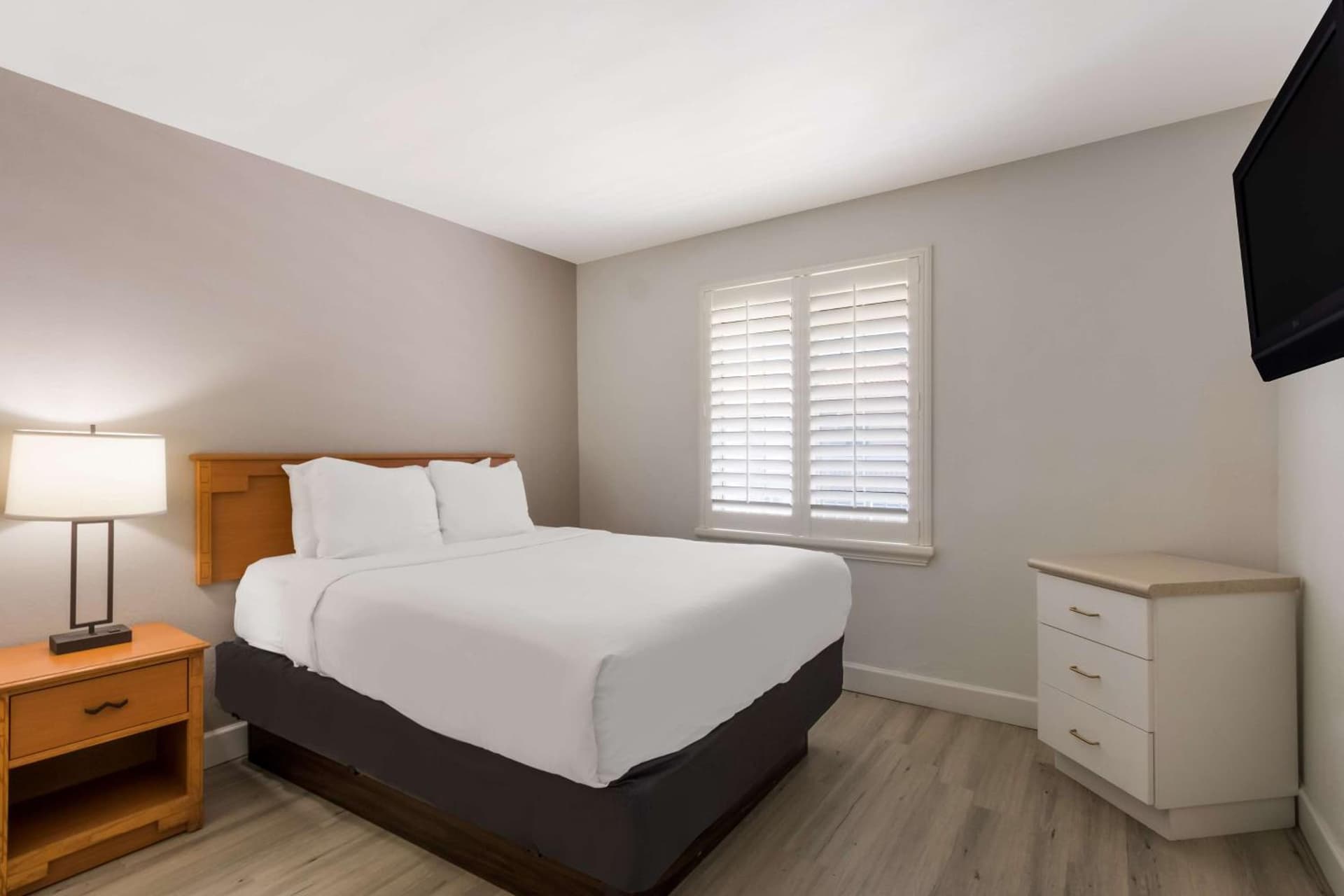 Howard Johnson by Wyndham Tempe University/Phoenix gallery photo in Tempe, AZ — image 24