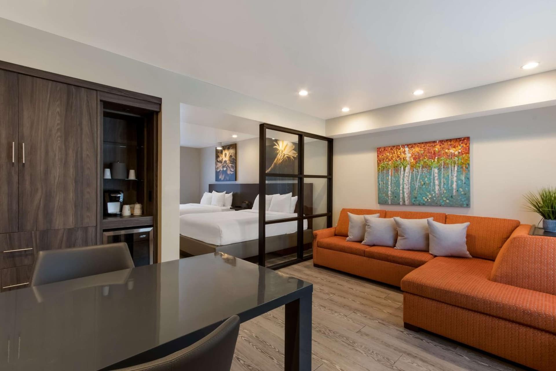 Howard Johnson by Wyndham Tempe University/Phoenix gallery photo in Tempe, AZ — image 5
