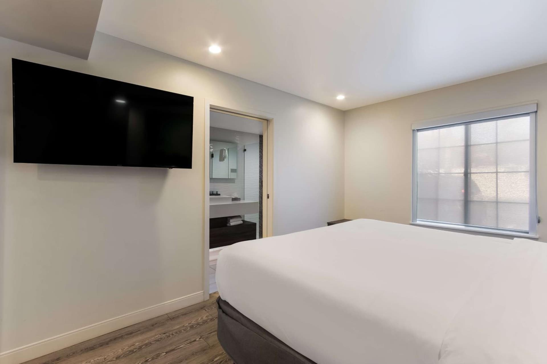 Howard Johnson by Wyndham Tempe University/Phoenix gallery photo in Tempe, AZ — image 6