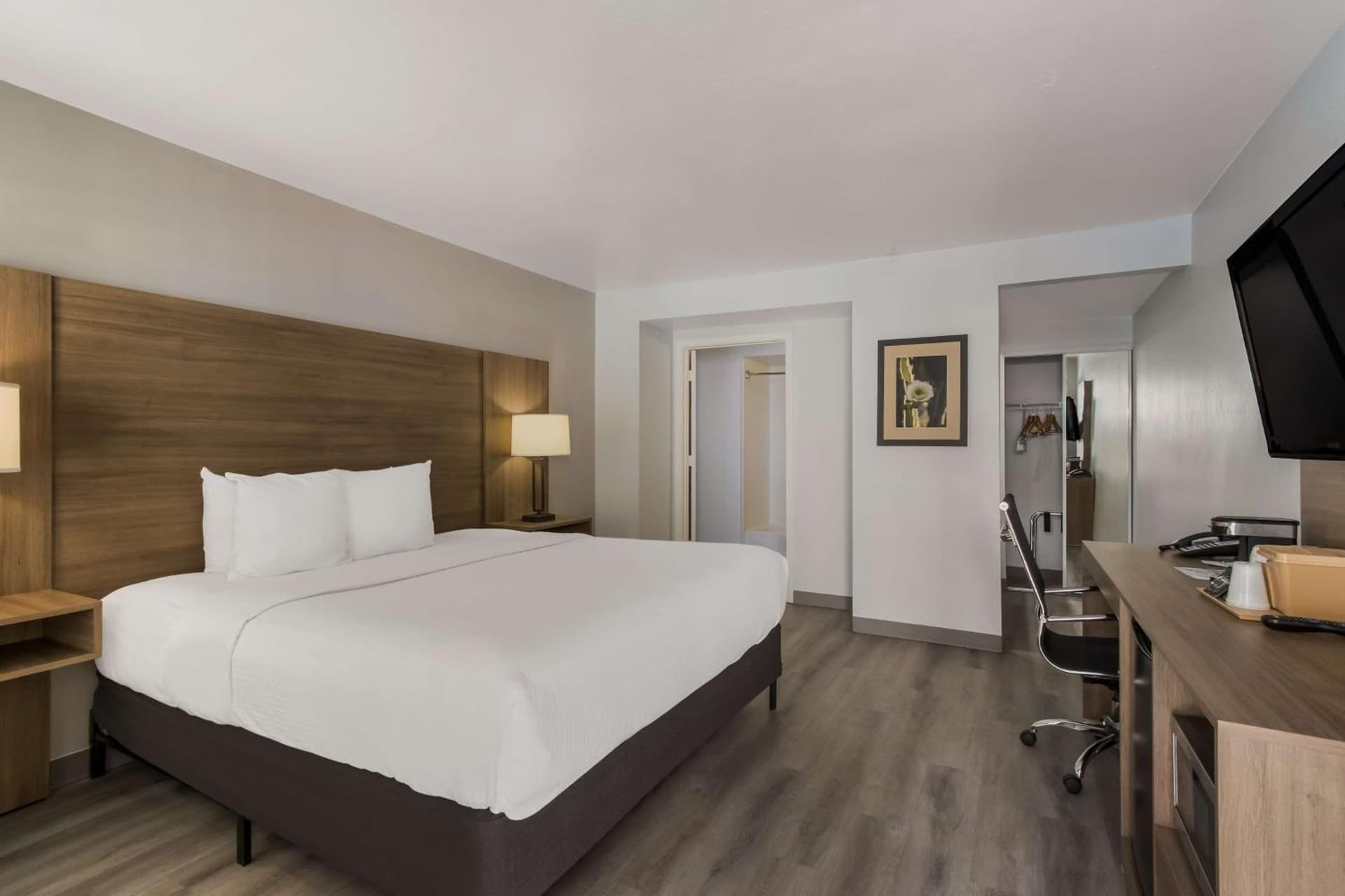 Howard Johnson by Wyndham Tempe University/Phoenix gallery photo in Tempe, AZ — image 25