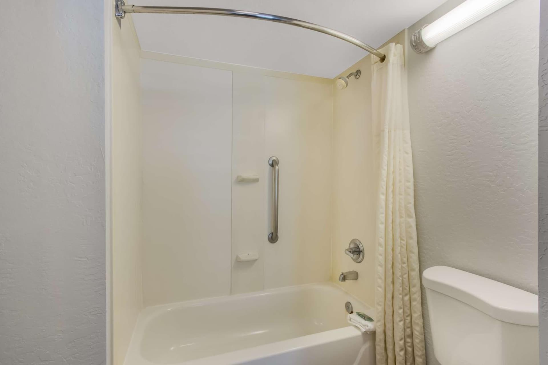 Howard Johnson by Wyndham Tempe University/Phoenix gallery photo in Tempe, AZ — image 31
