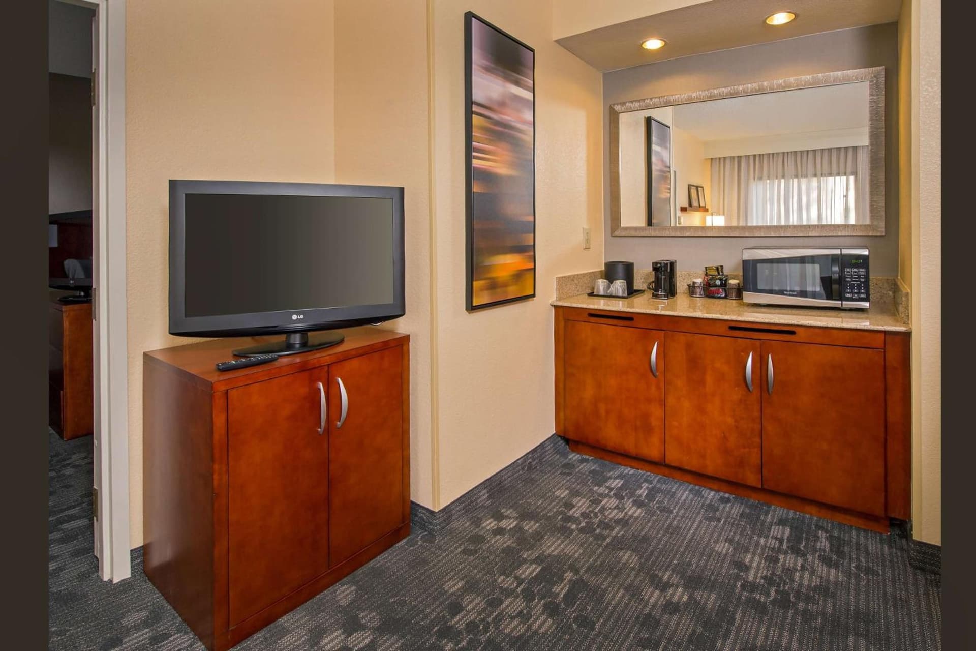 Sonesta Select Charlotte University Research Park interior in Charlotte, NC — gallery photo 2