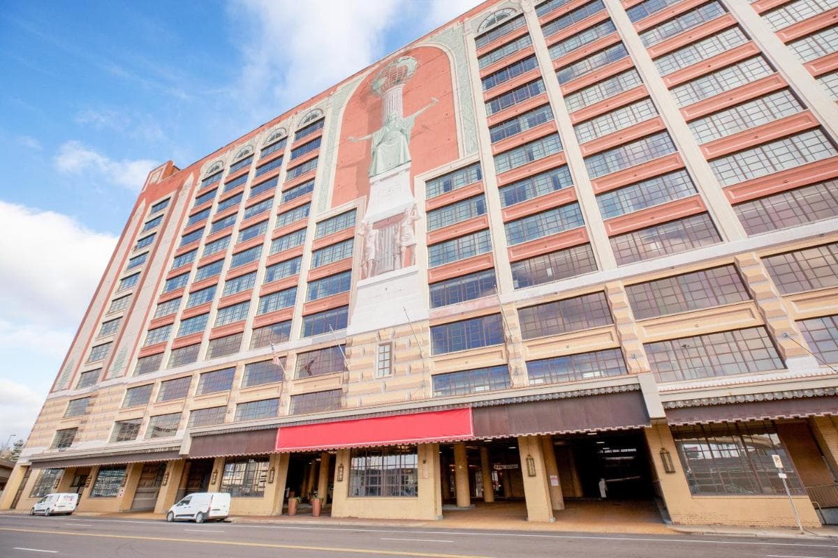 OYO Hotel St Louis Downtown City Center MO property views in Saint Louis, MO — gallery photo 3