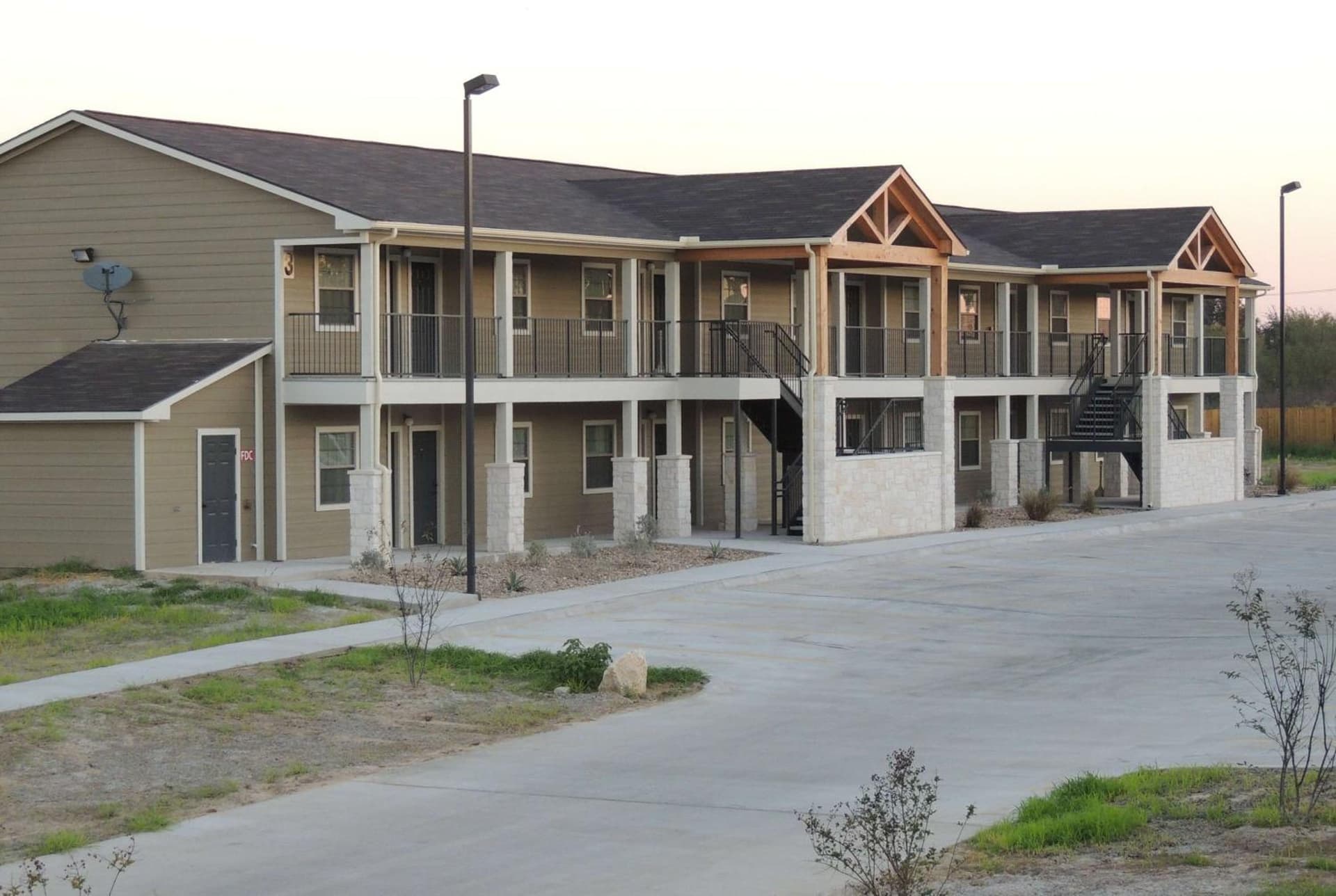 Eagle's Den Suites Carrizo Springs a Travelodge by Wyndham property views in Carrizo Springs, TX — gallery photo 3