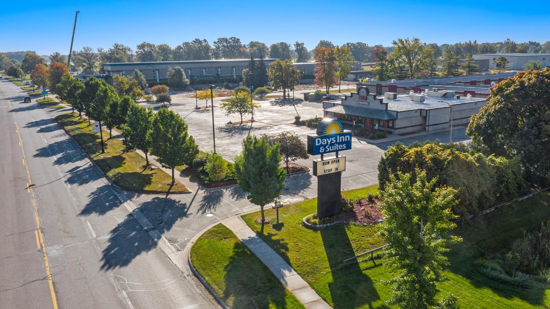 Days Inn & Suites by Wyndham Mt Pleasant interior in Mount Pleasant, MI — gallery photo 2