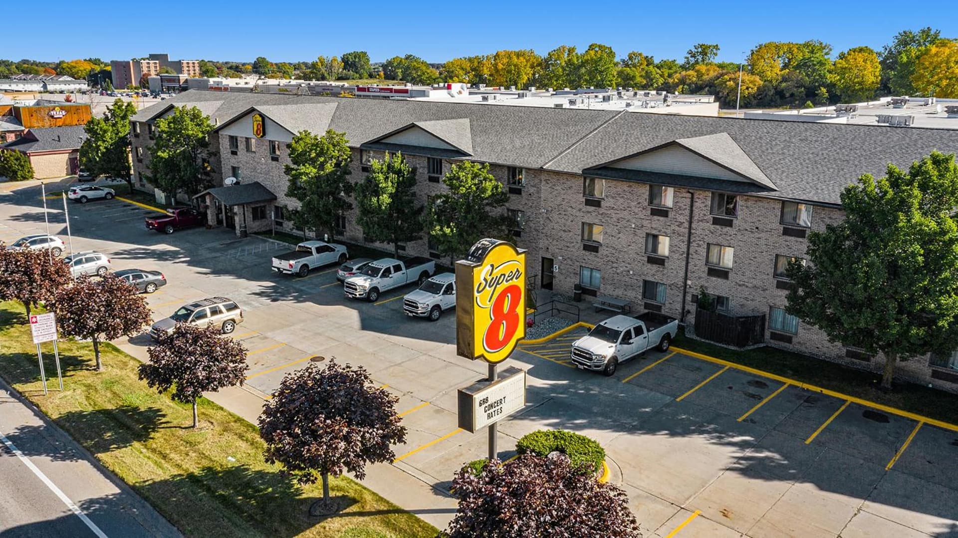 Super 8 by Wyndham Mt. Pleasant interior in Mount Pleasant, MI — gallery photo 2