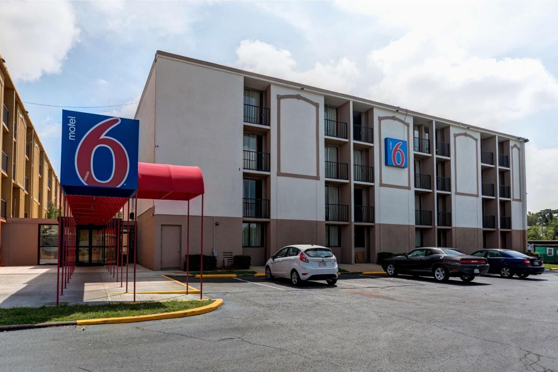 Motel 6 Jackson, TN featured exterior or lobby in Jackson, TN — similar hotel
