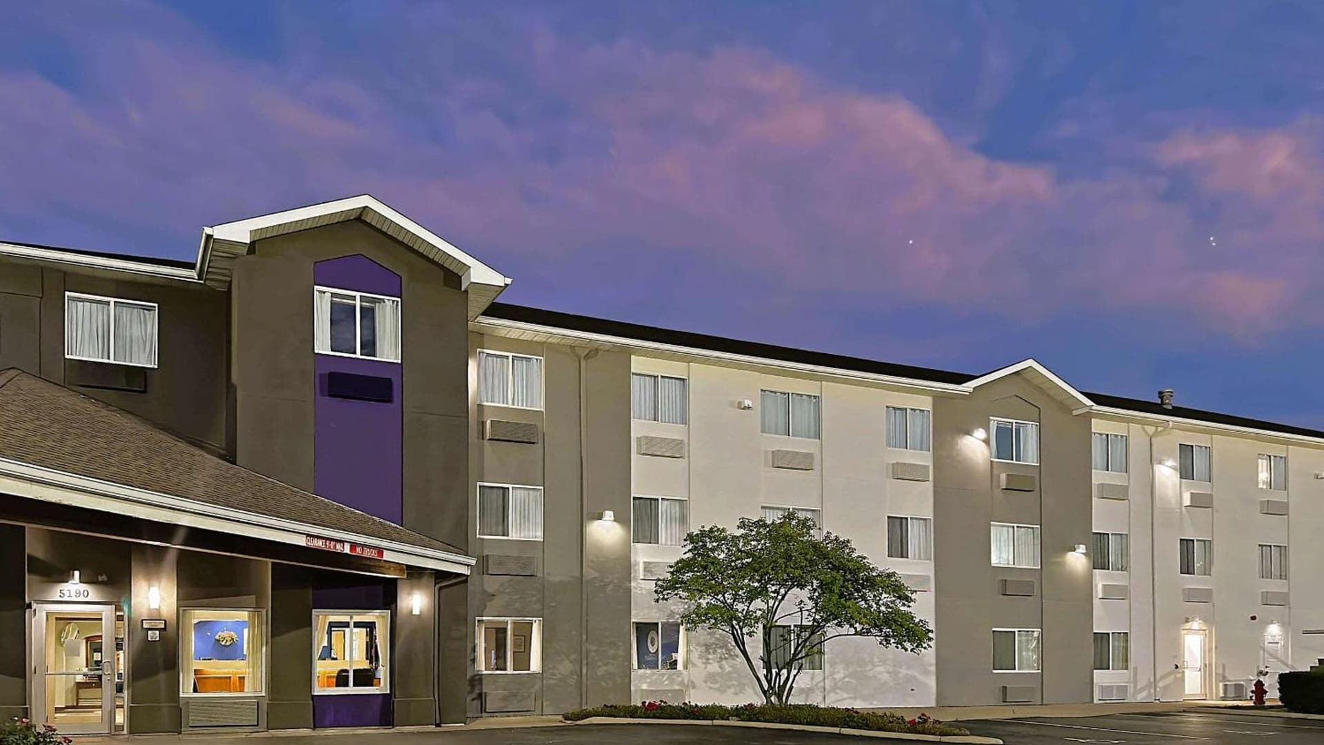 Sleep Inn & Suites - Oxford - University Area interior in Oxford, OH — gallery photo 2