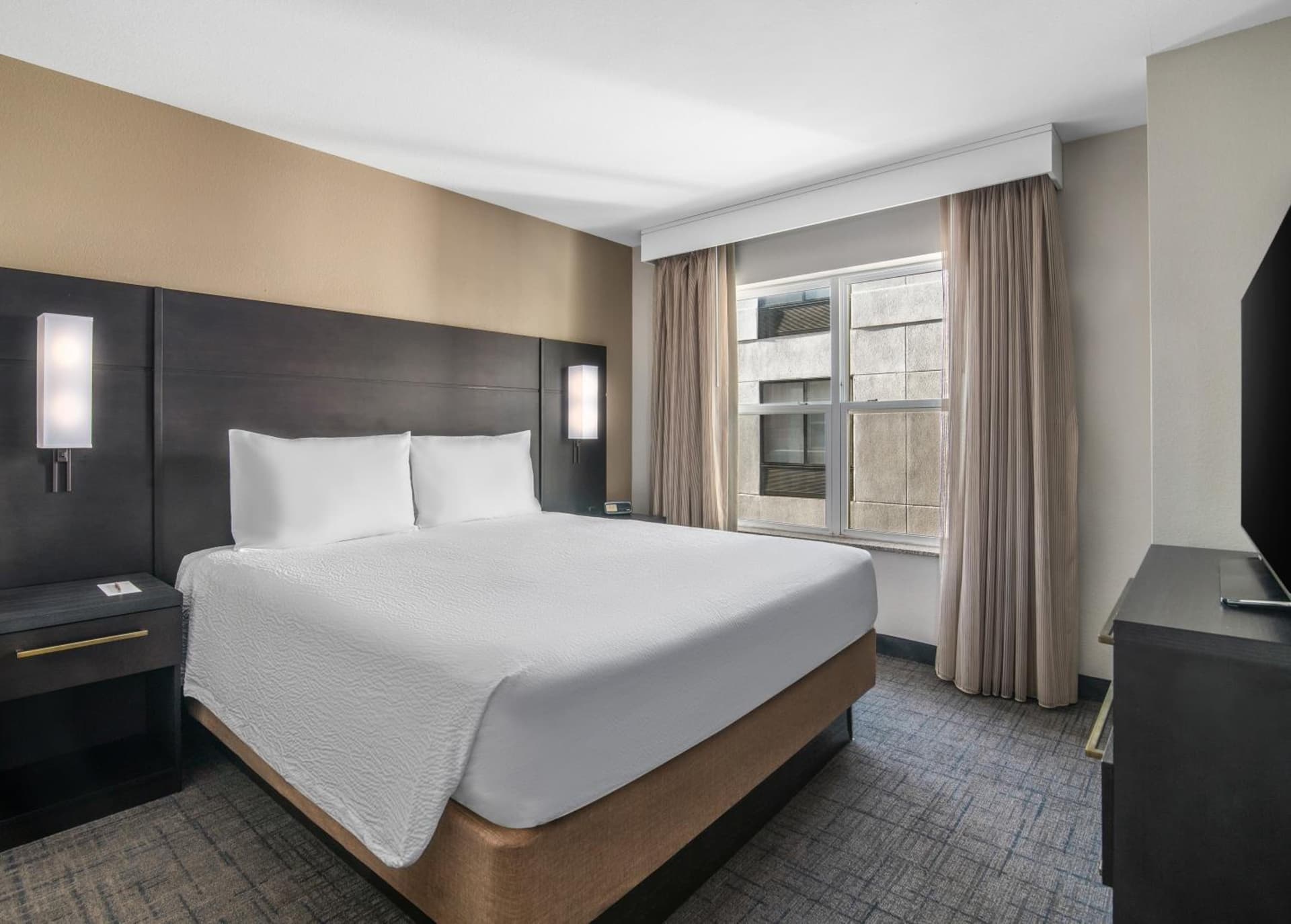 Residence Inn Phoenix Glendale Sports & Entertainment District property views in Glendale, AZ — gallery photo 3