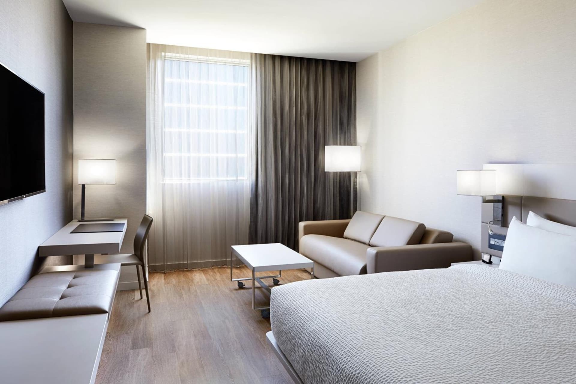 AC Hotel by Marriott Miami Aventura gallery photo in Aventura, FL — image 22