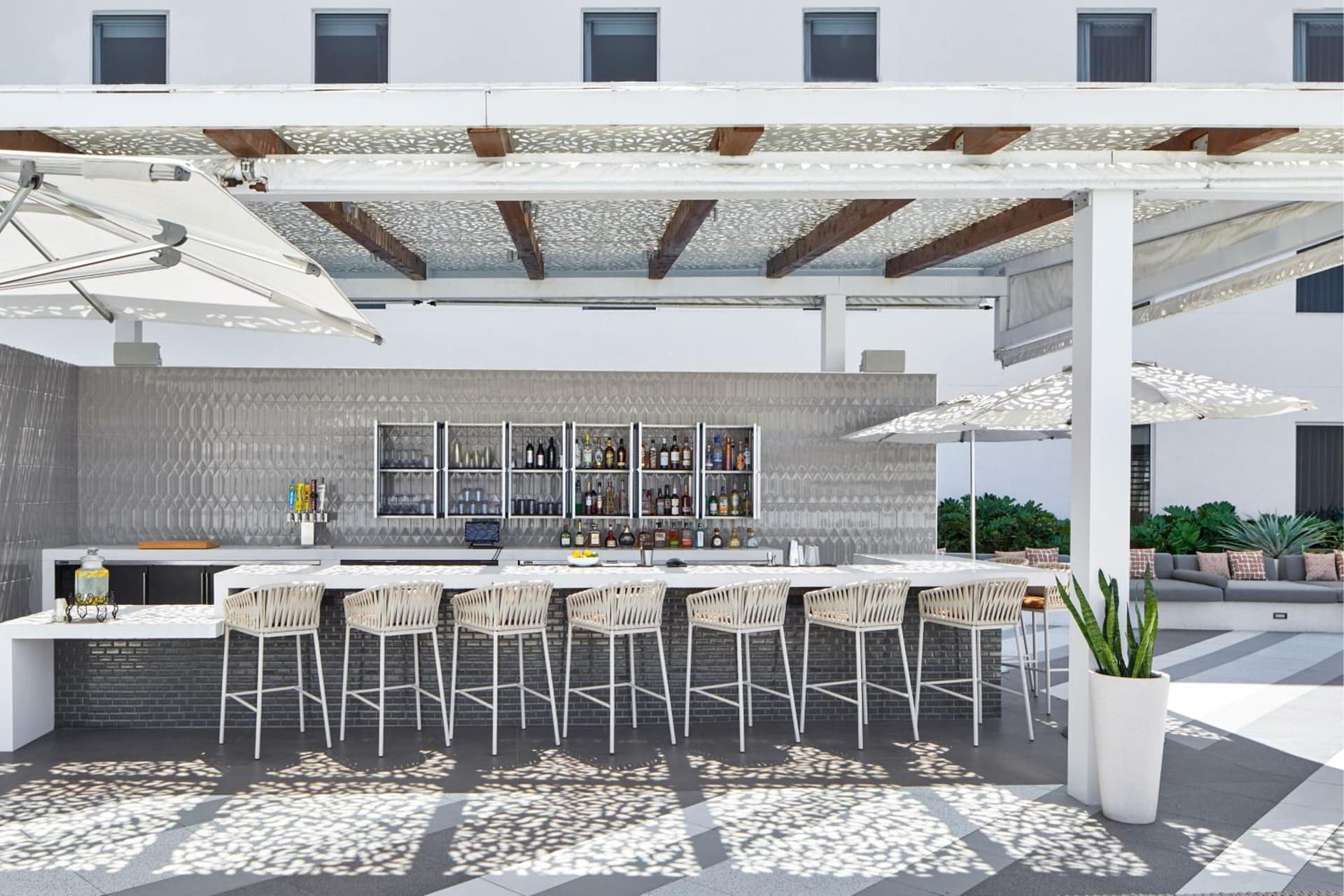 AC Hotel by Marriott Miami Aventura gallery photo in Aventura, FL — image 32