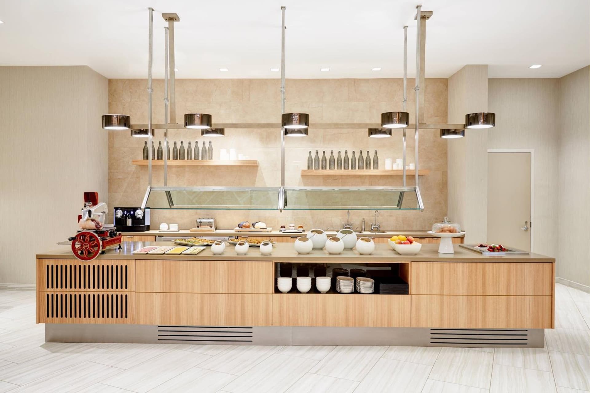 AC Hotel by Marriott Miami Aventura gallery photo in Aventura, FL — image 7