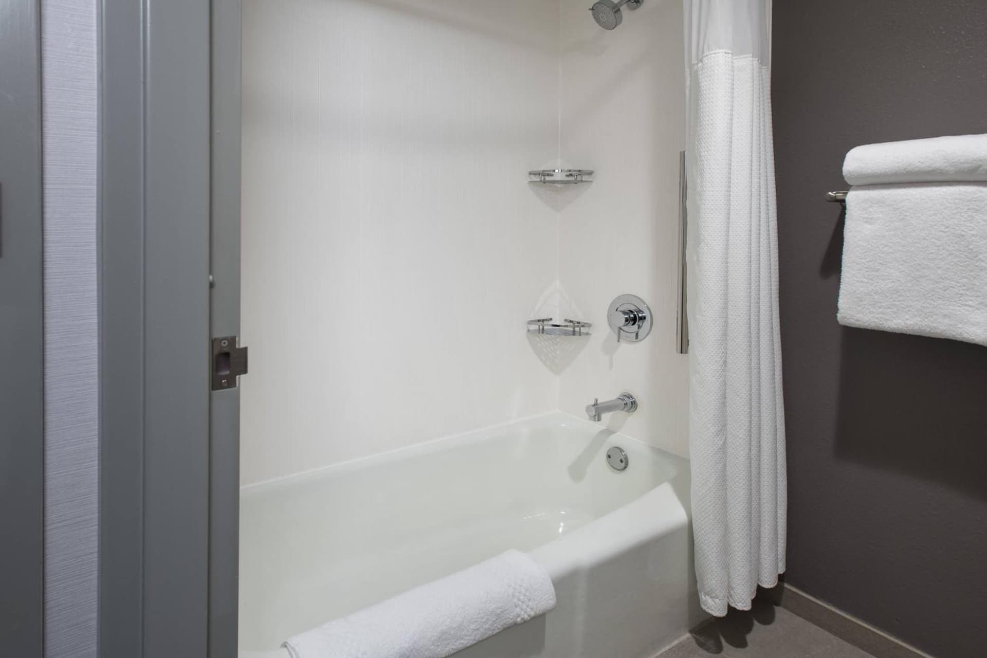 Courtyard by Marriott Norwalk gallery photo in Norwalk, CT — image 7