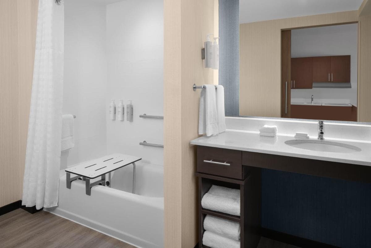 Homewood Suites By Hilton Charlotte Uptown First Ward gallery photo in Charlotte, NC — image 85