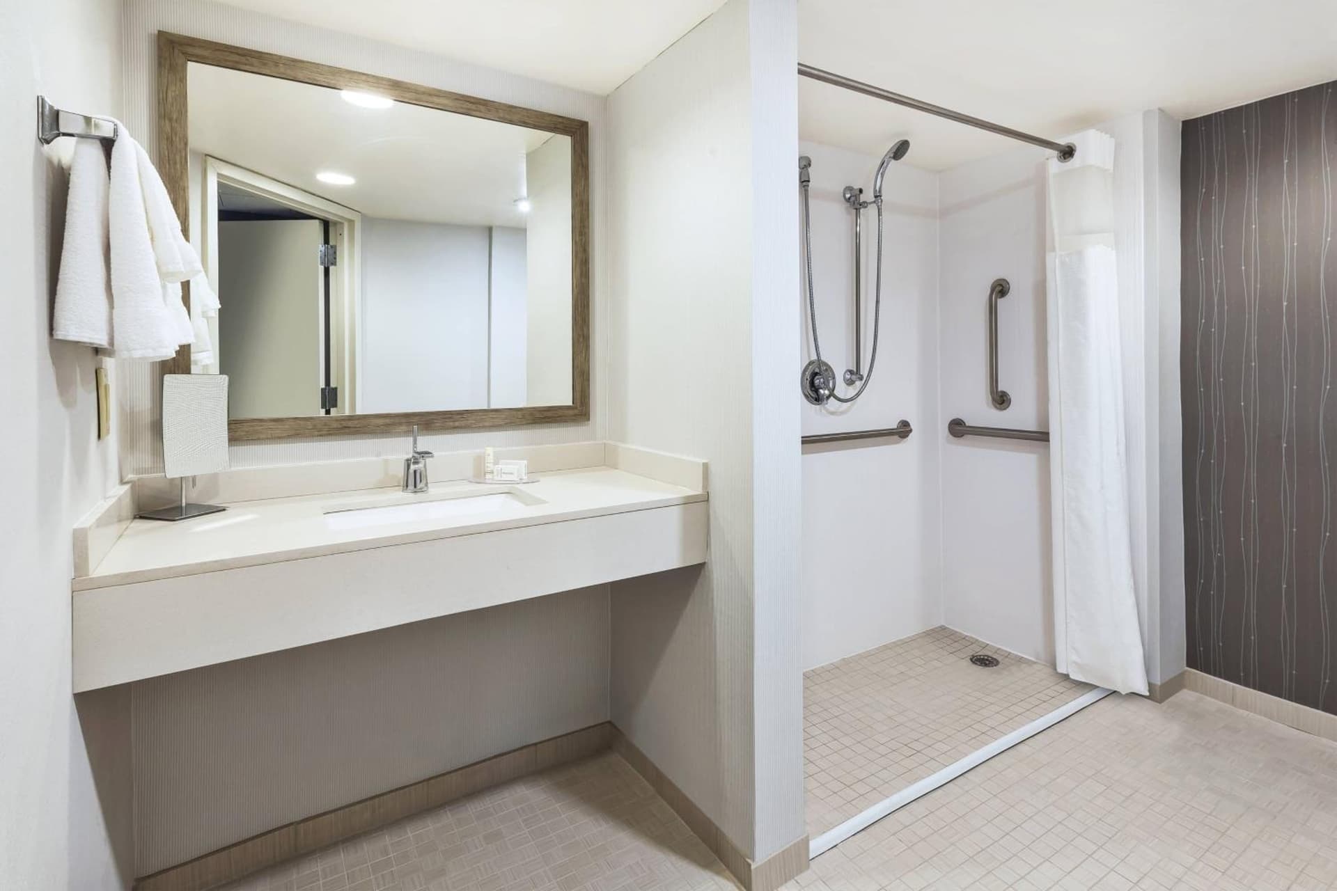 Courtyard by Marriott Secaucus Meadowlands gallery photo in Secaucus, NJ — image 26