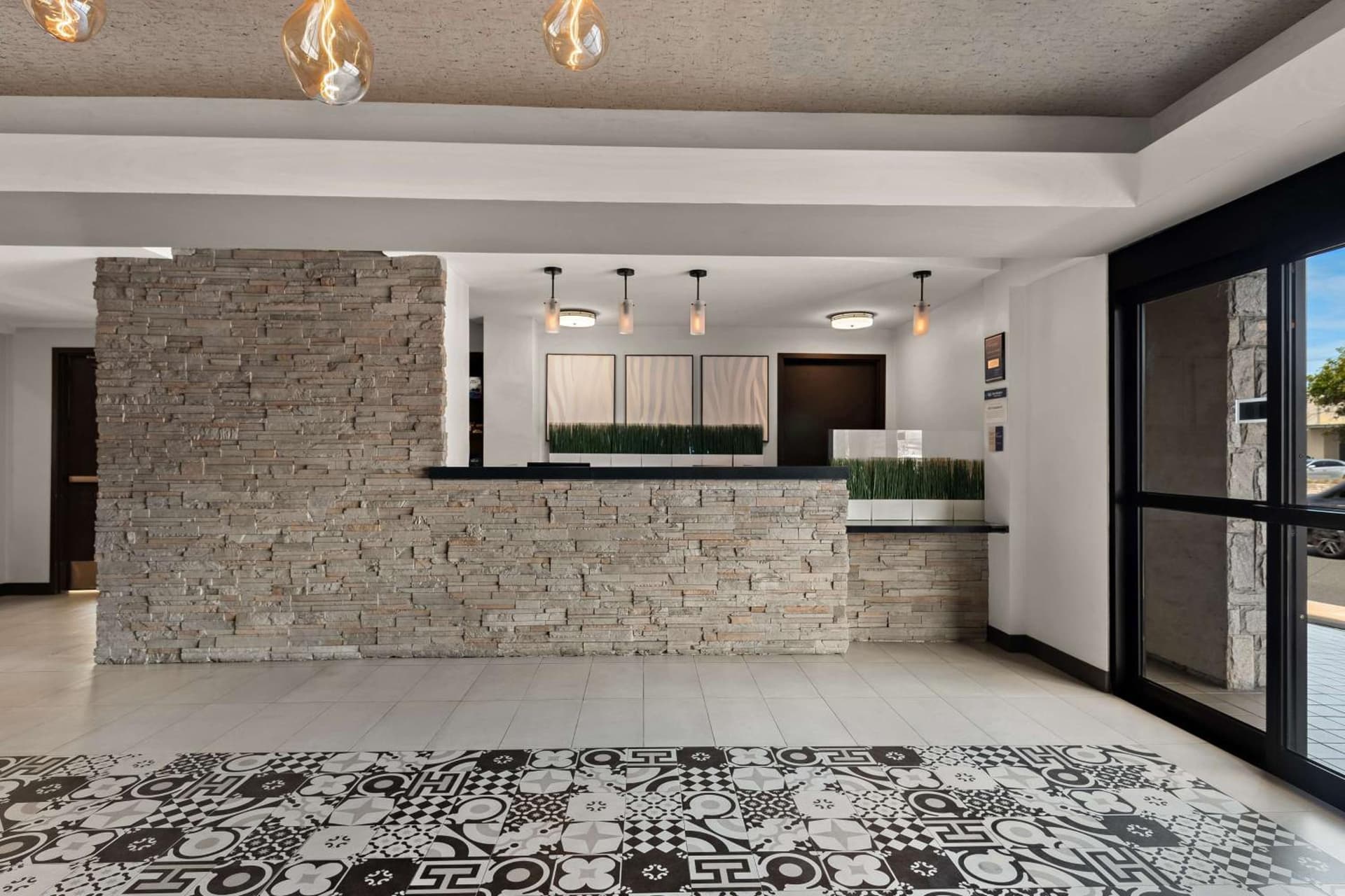 City Express by Marriott Manhattan Beach interior in Manhattan Beach, CA — gallery photo 2