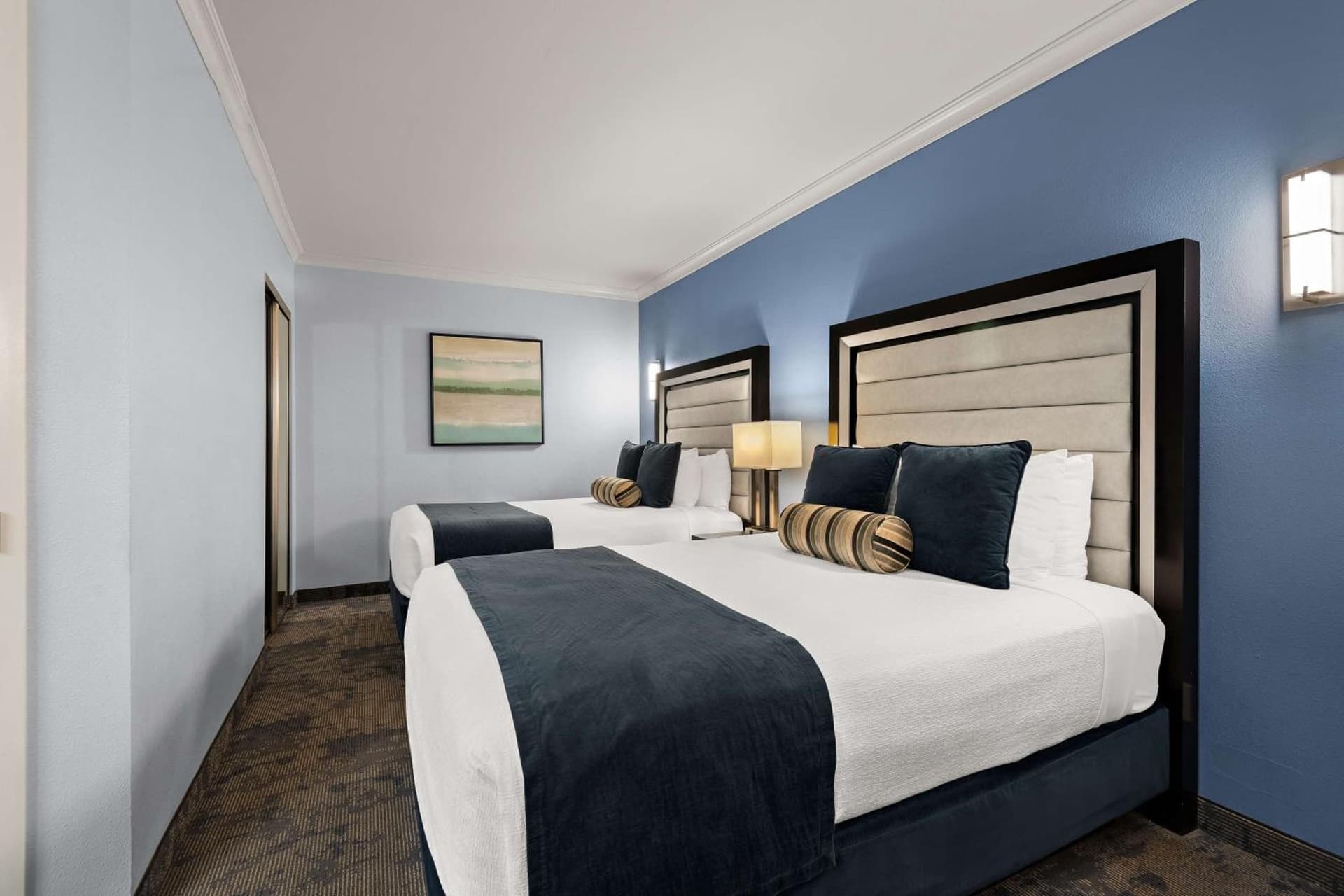 City Express by Marriott Manhattan Beach property views in Manhattan Beach, CA — gallery photo 3