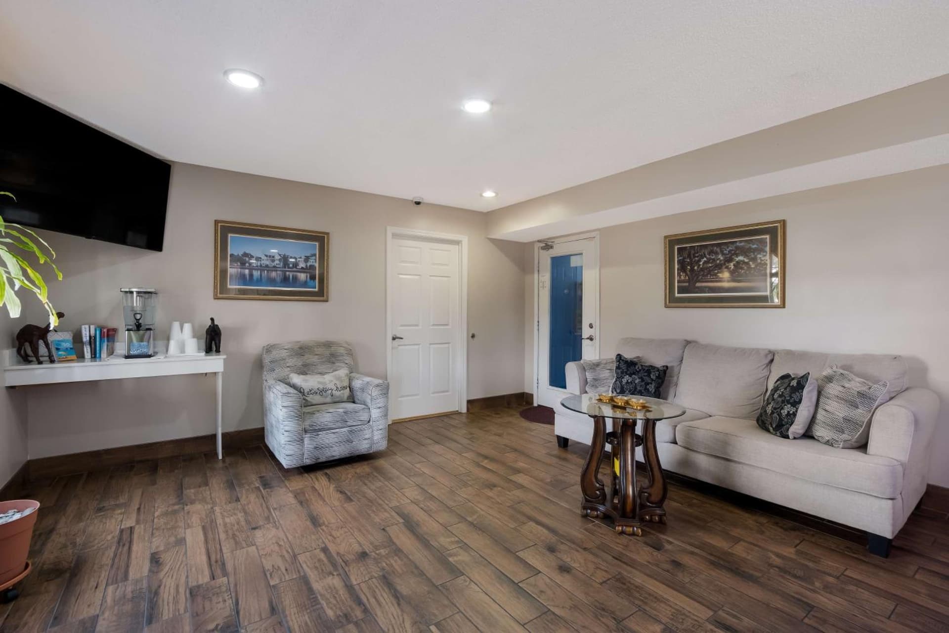SureStay Hotel by Best Western Manning property views in Manning, SC — gallery photo 3