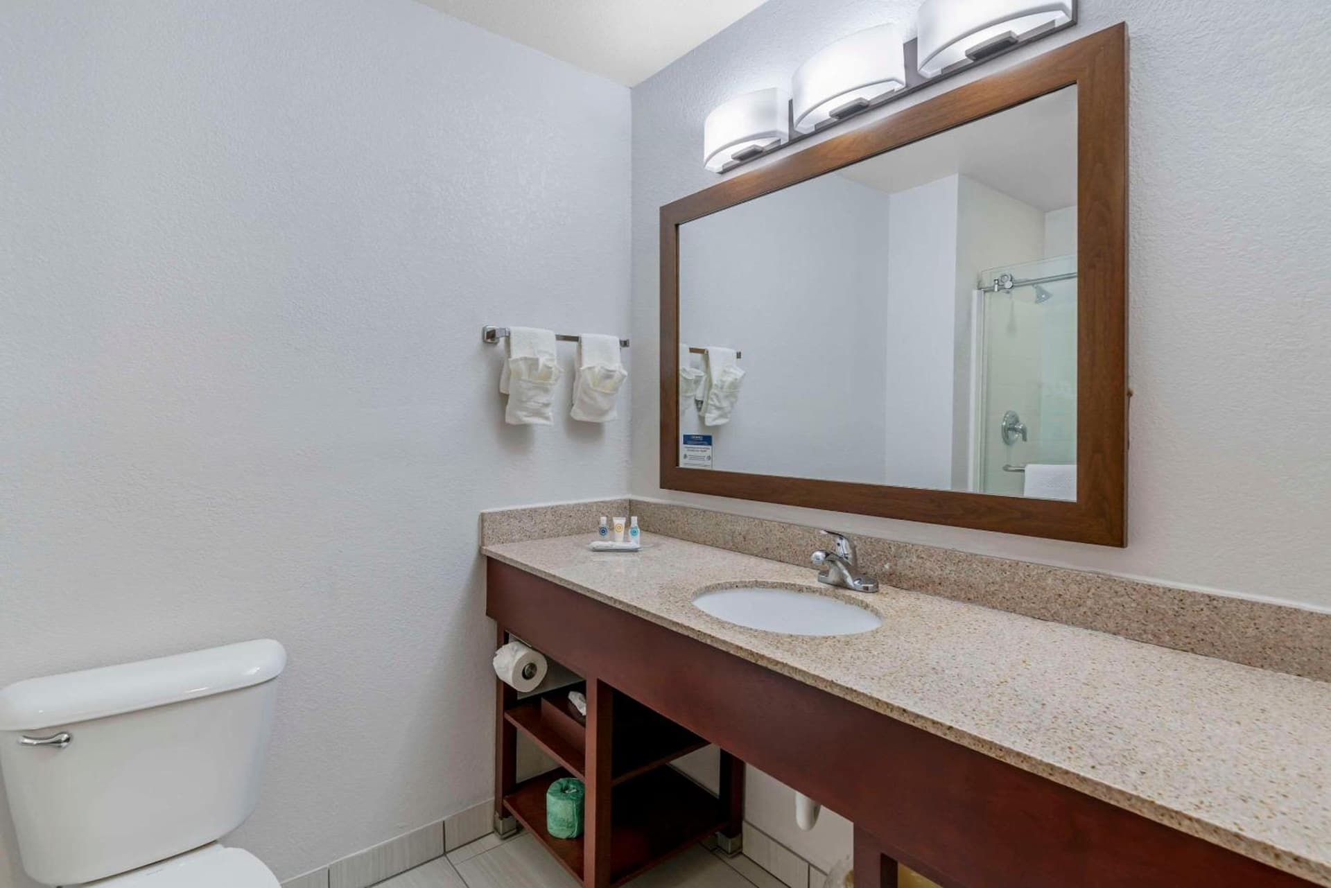 Comfort Suites Lake Geneva East gallery photo in Lake Geneva, WI — image 21