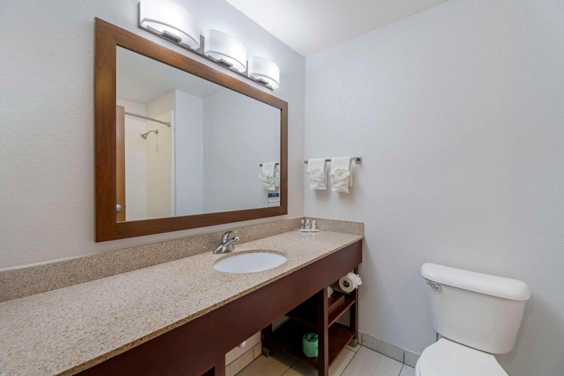 Comfort Suites Lake Geneva East gallery photo in Lake Geneva, WI — image 25